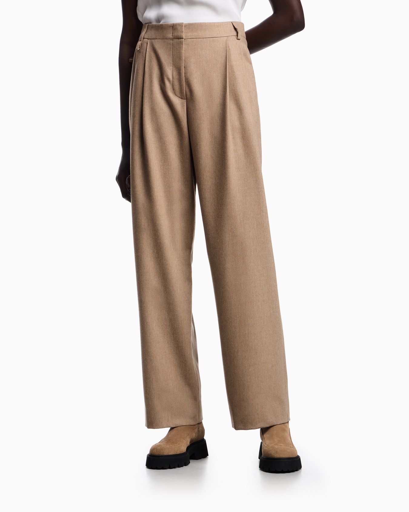 Icon wool flannel trousers with pleats Slide 3