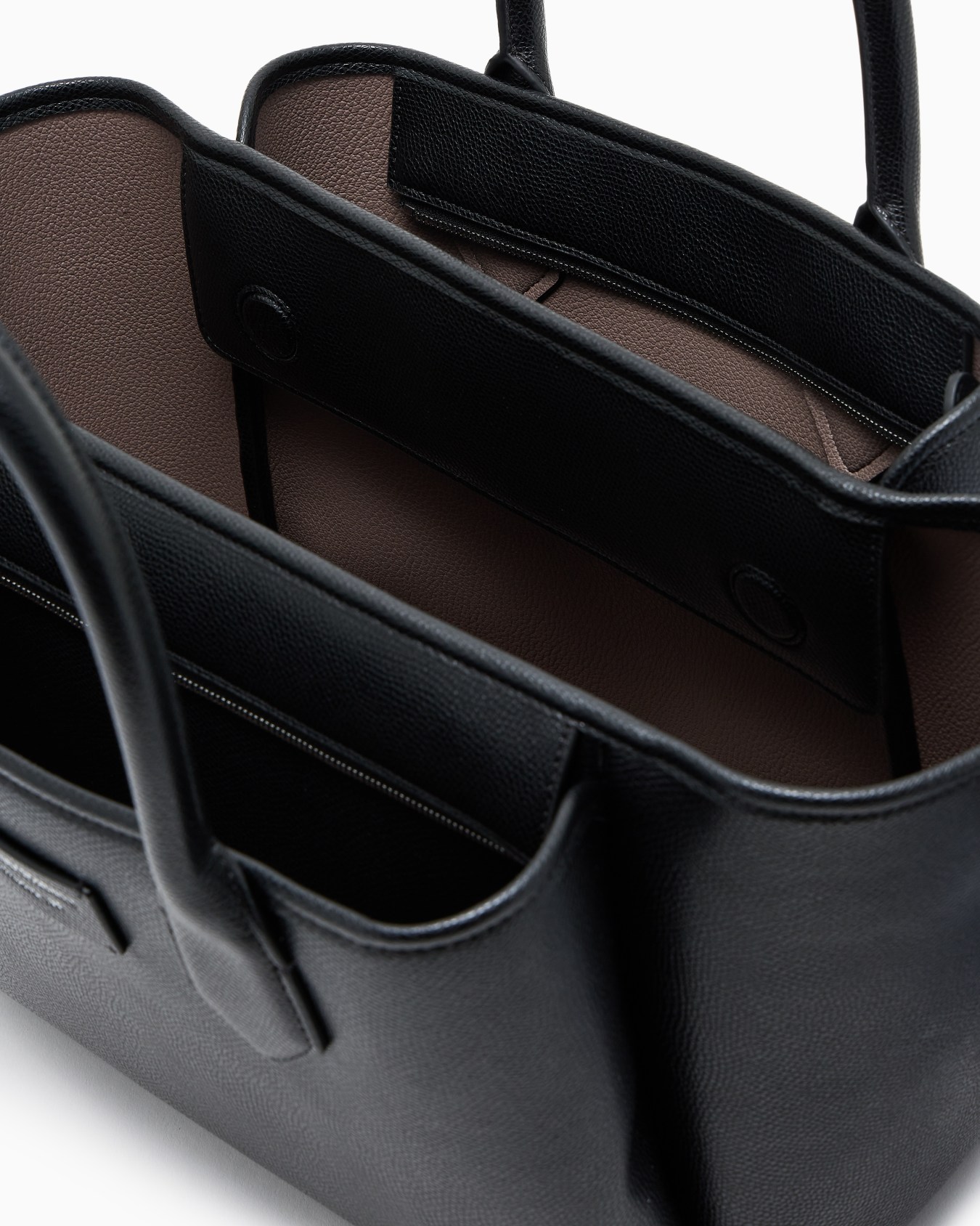 Medium shopper bag with palmellato finish Slide 3