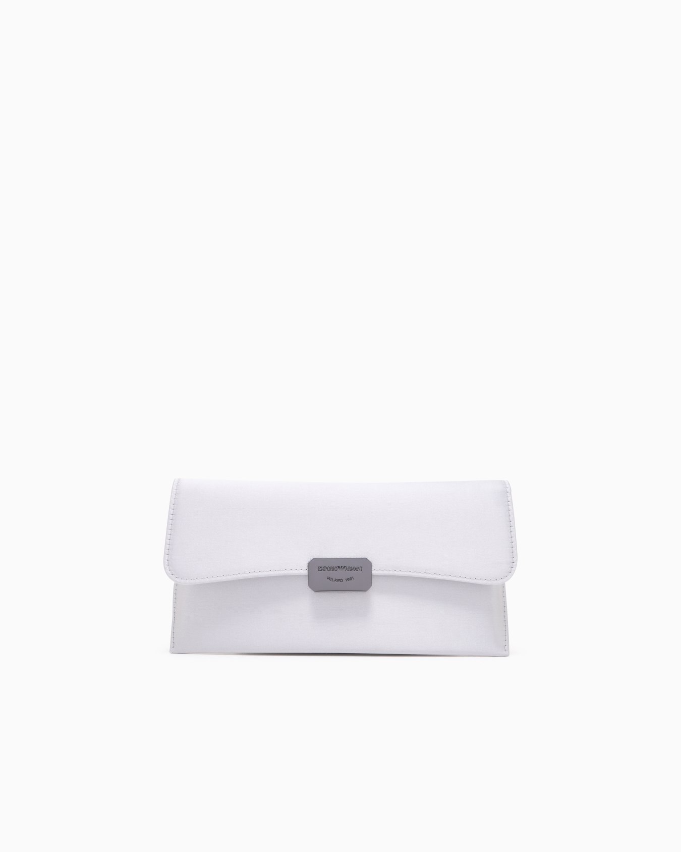 Pochette en satin Diapositive 0