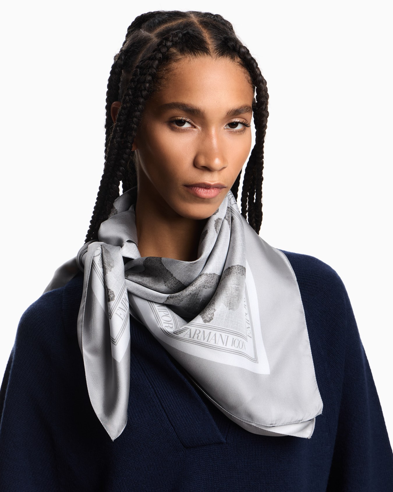 Silk foulard with Icon print Slide 2