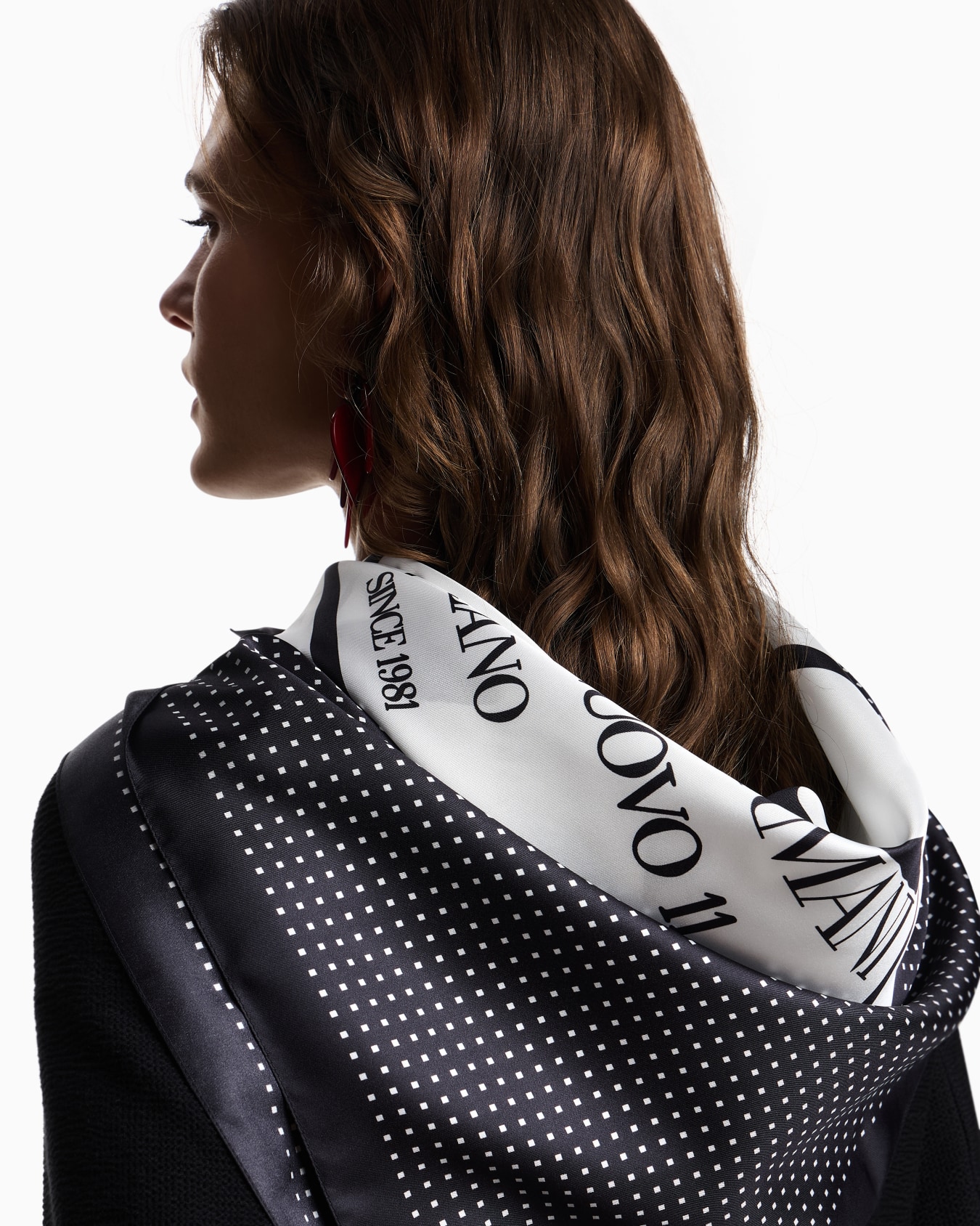 Silk foulard with Icon print Slide 2