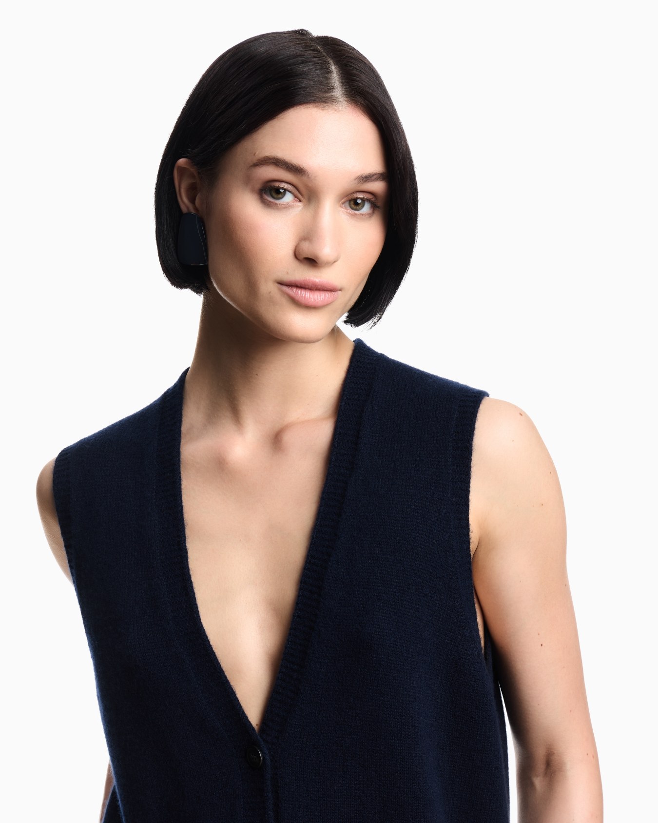 Icon single-breasted waistcoat in plain-knit cashmere Slide 4