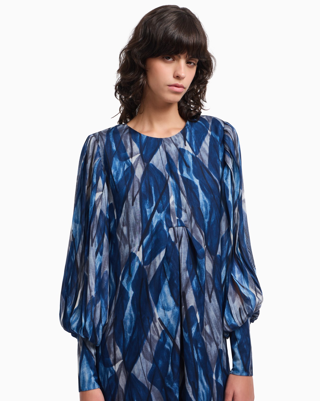 Silk chiffon dress with abstract all-over print Slide 5