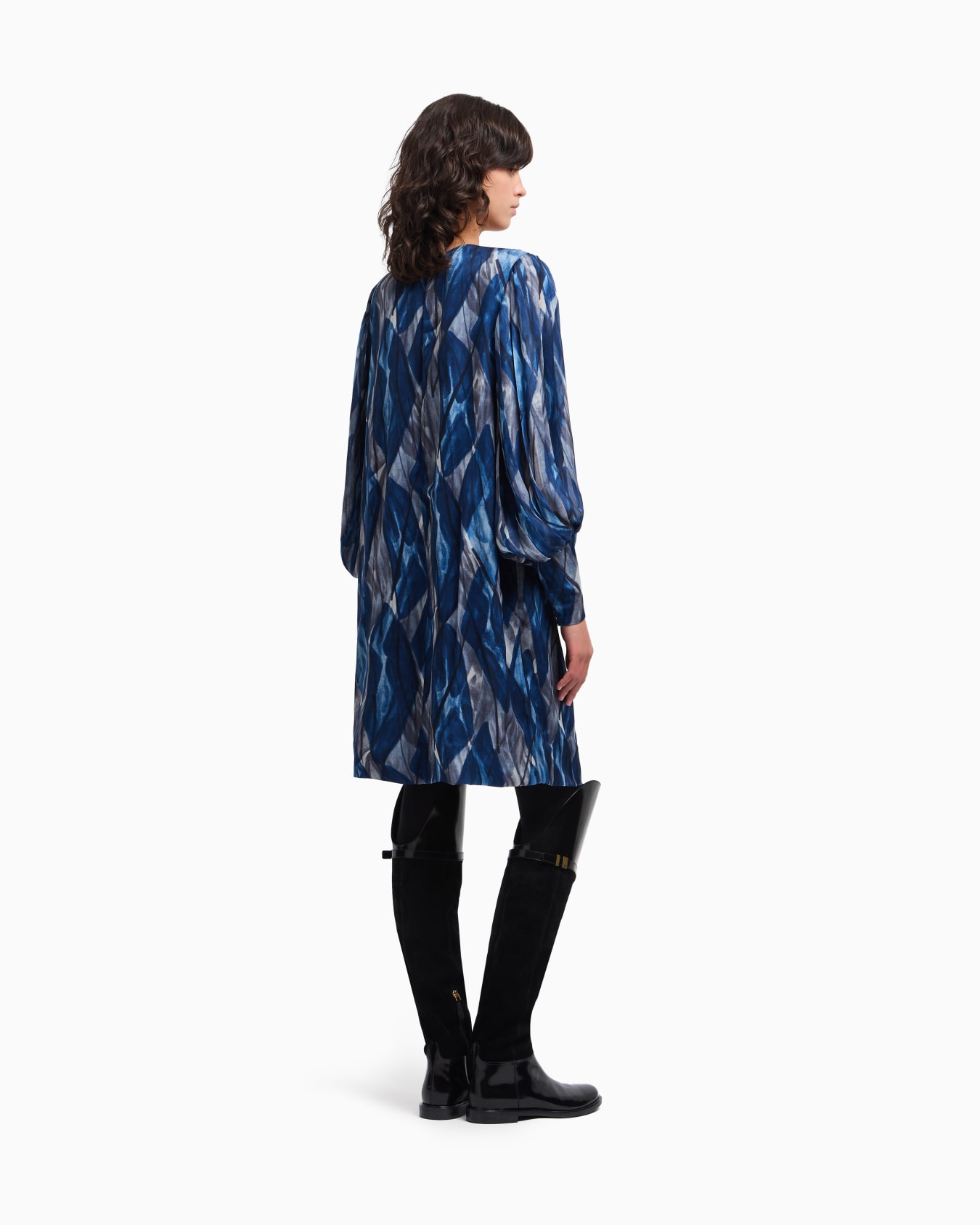 Silk chiffon dress with abstract all-over print Slide 3