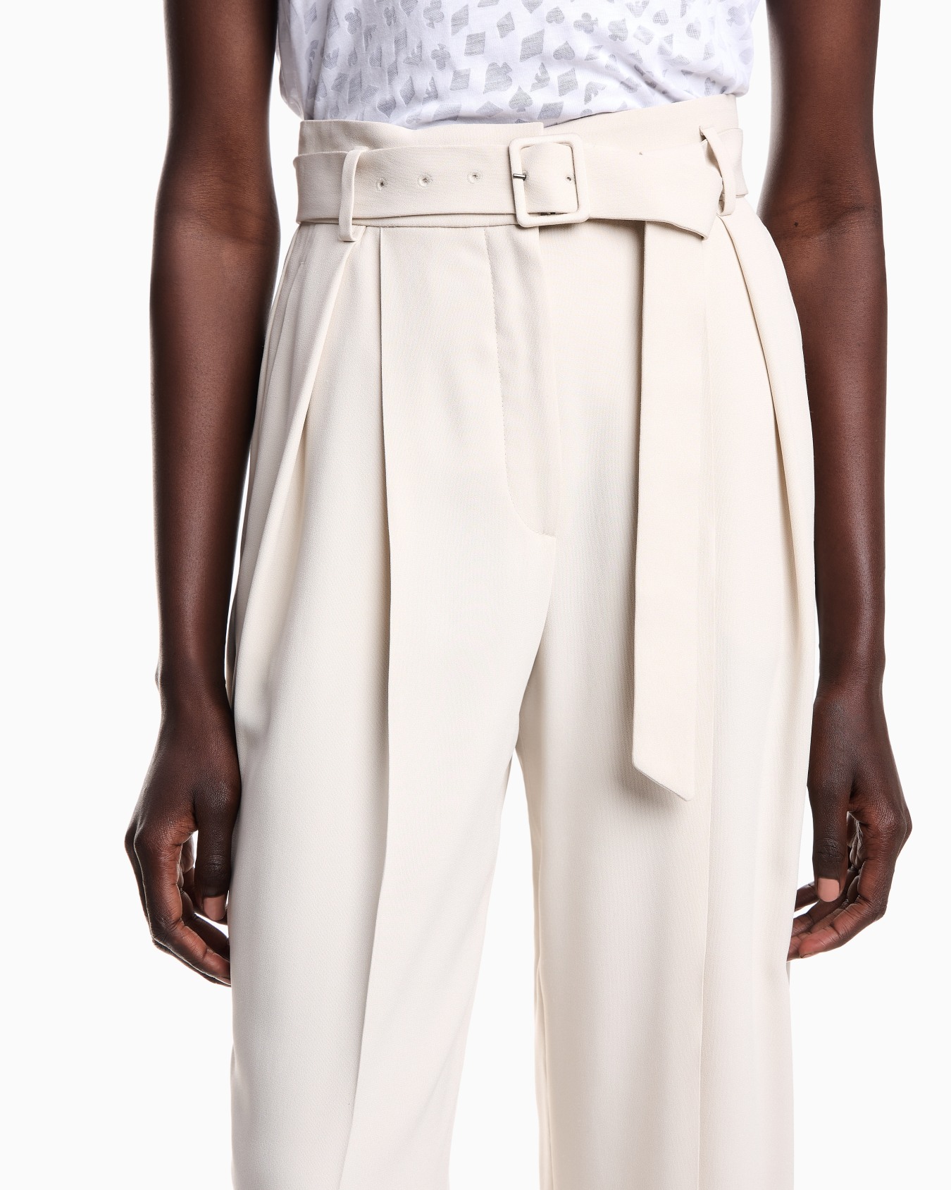 Pantalones con pliegues y cinturón de envers satén Diapositiva 4