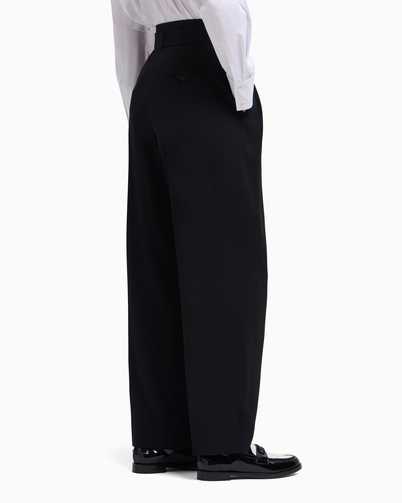 Envers satin trousers with pleats and belt Slide 2