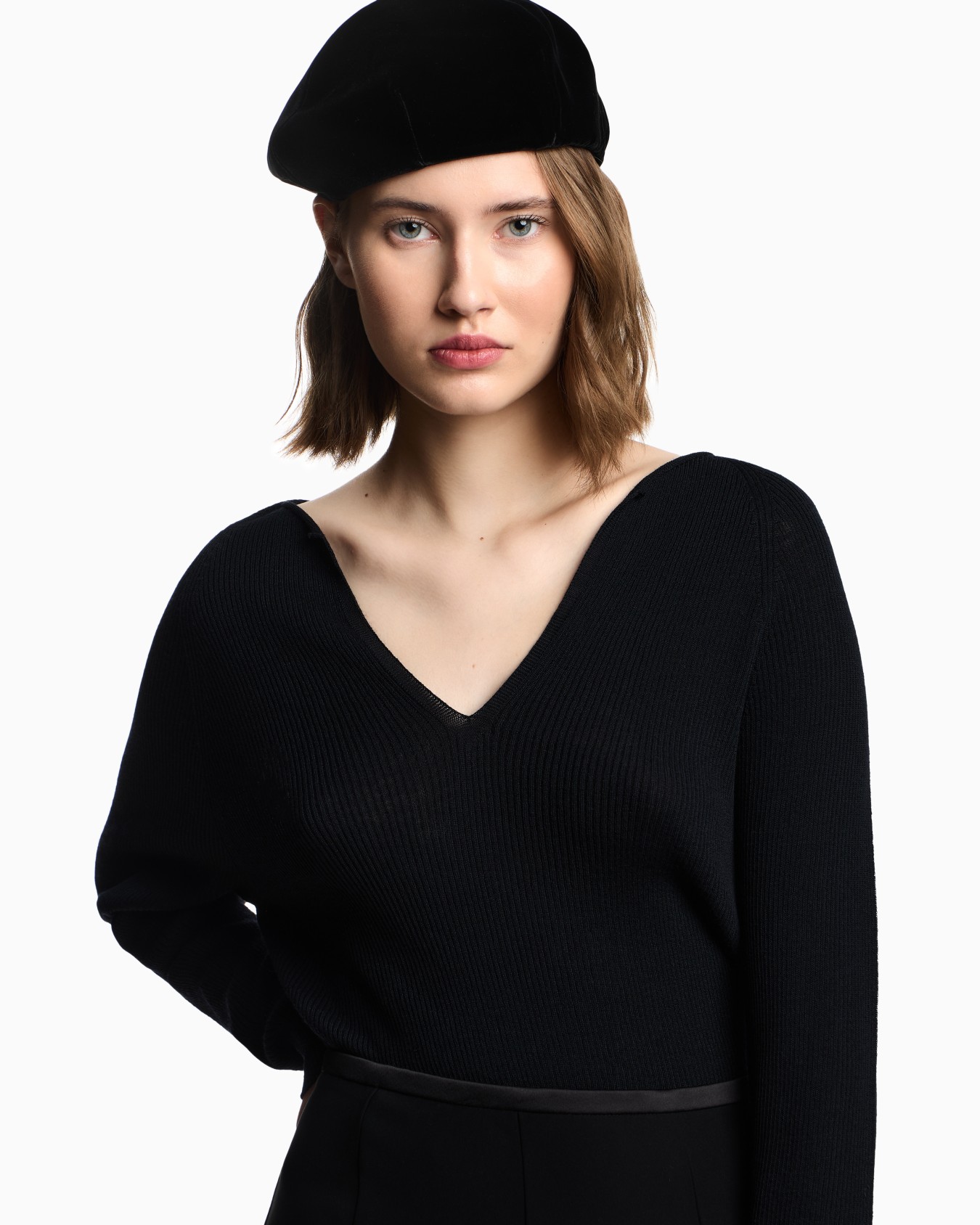 Polygon capsule collection virgin wool blend V-neck jumper Slide 4