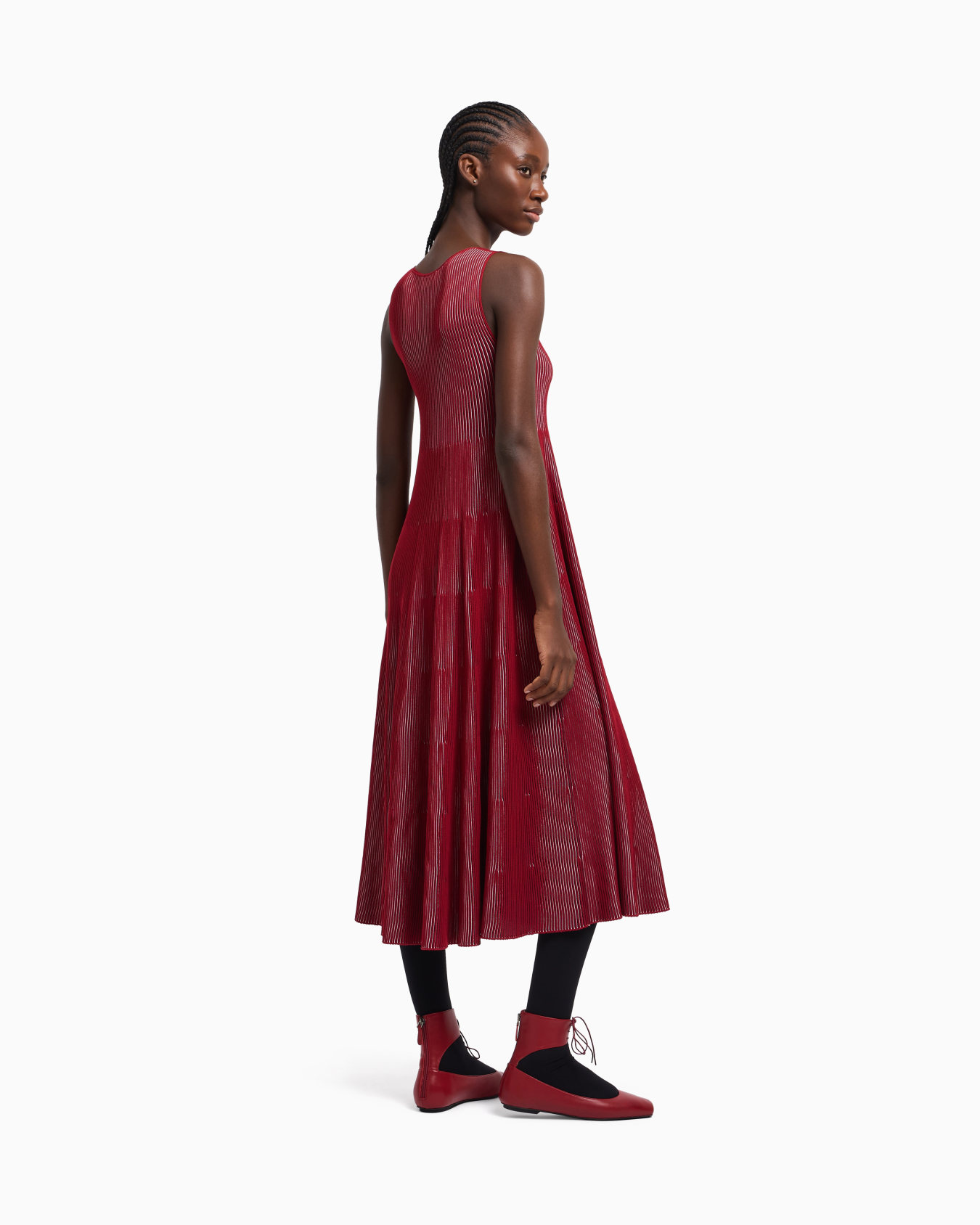 Sleeveless dress in knit front and back plated effect Slide 3