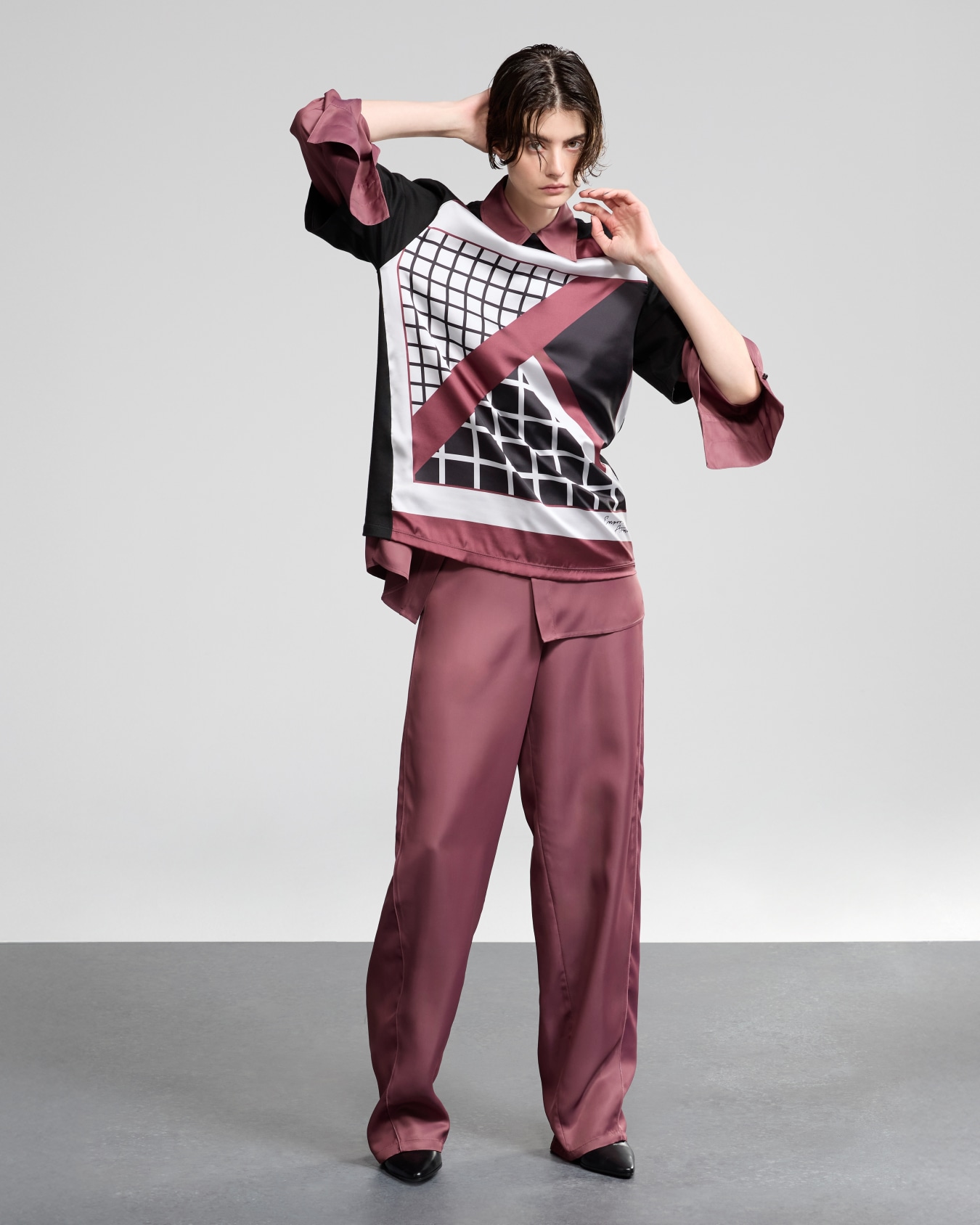 Polygon capsule collection heavy jersey T-shirt with printed satin insert Slide 5