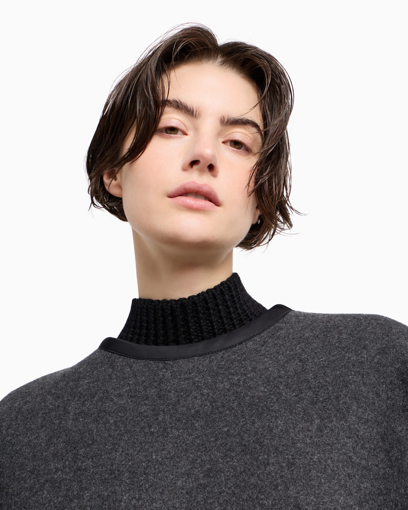 Polygon capsule collection wool cloth cape Slide 4