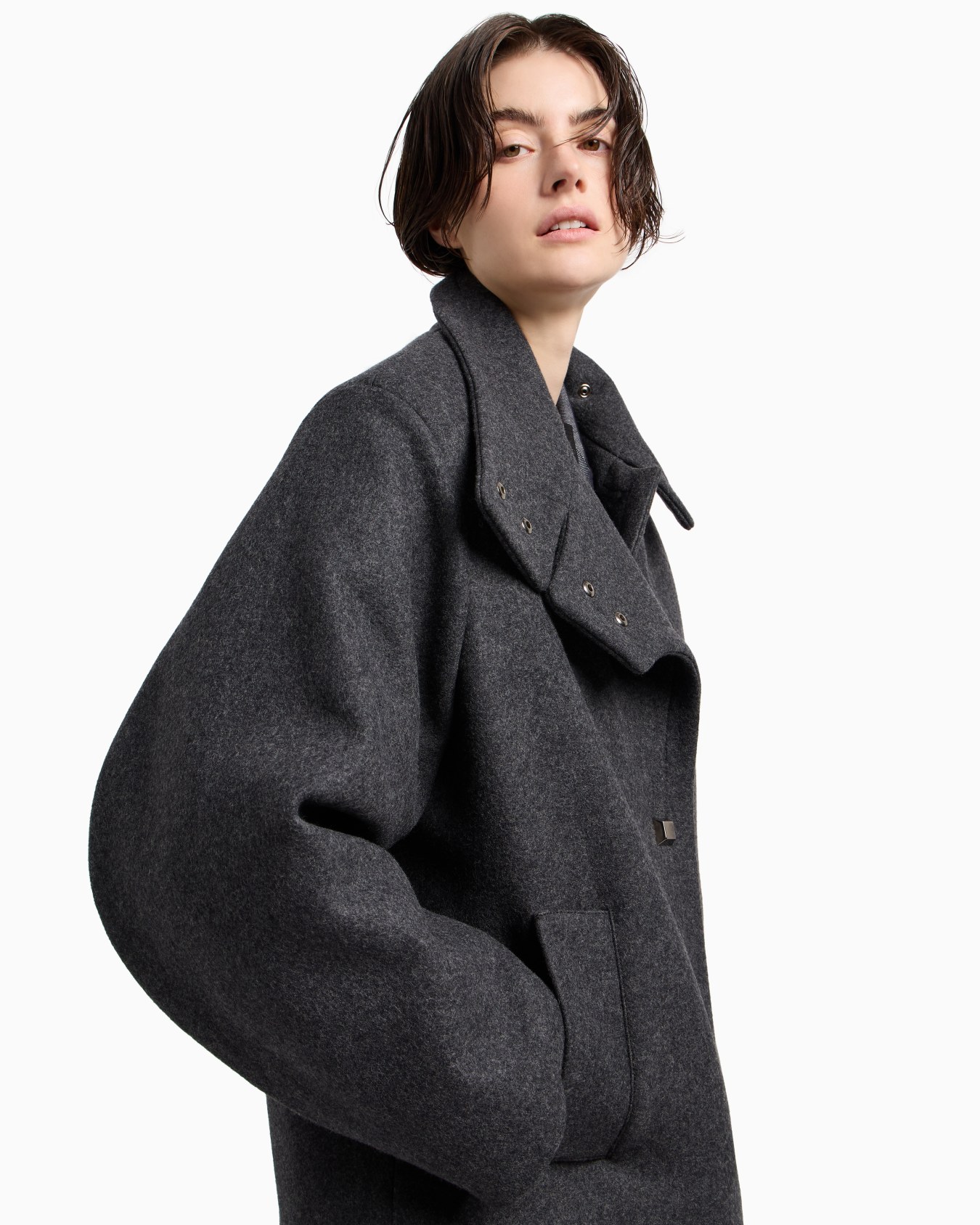 Polygon capsule collection padded wool cloth coat Slide 4