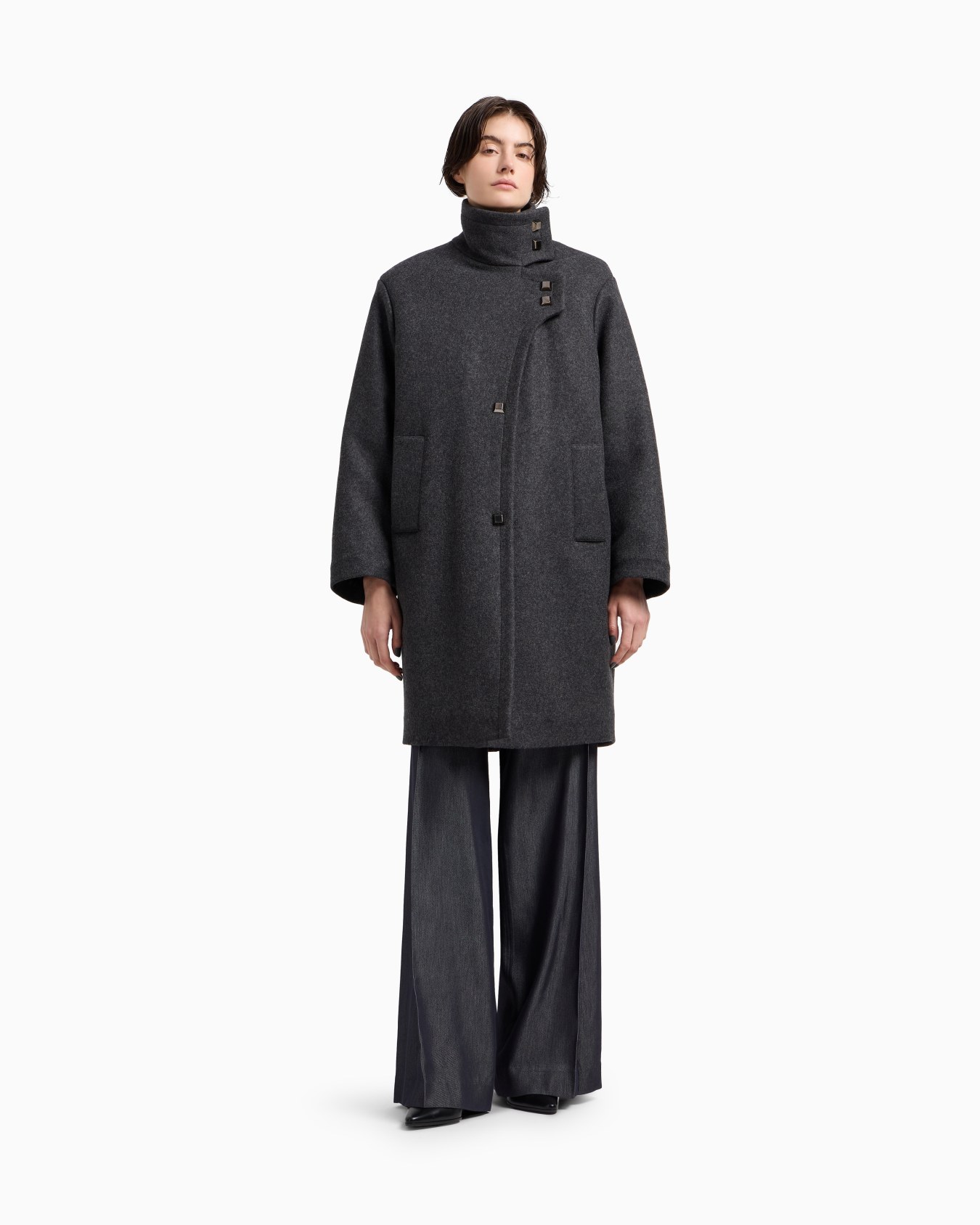 Polygon capsule collection padded wool cloth coat Slide 3