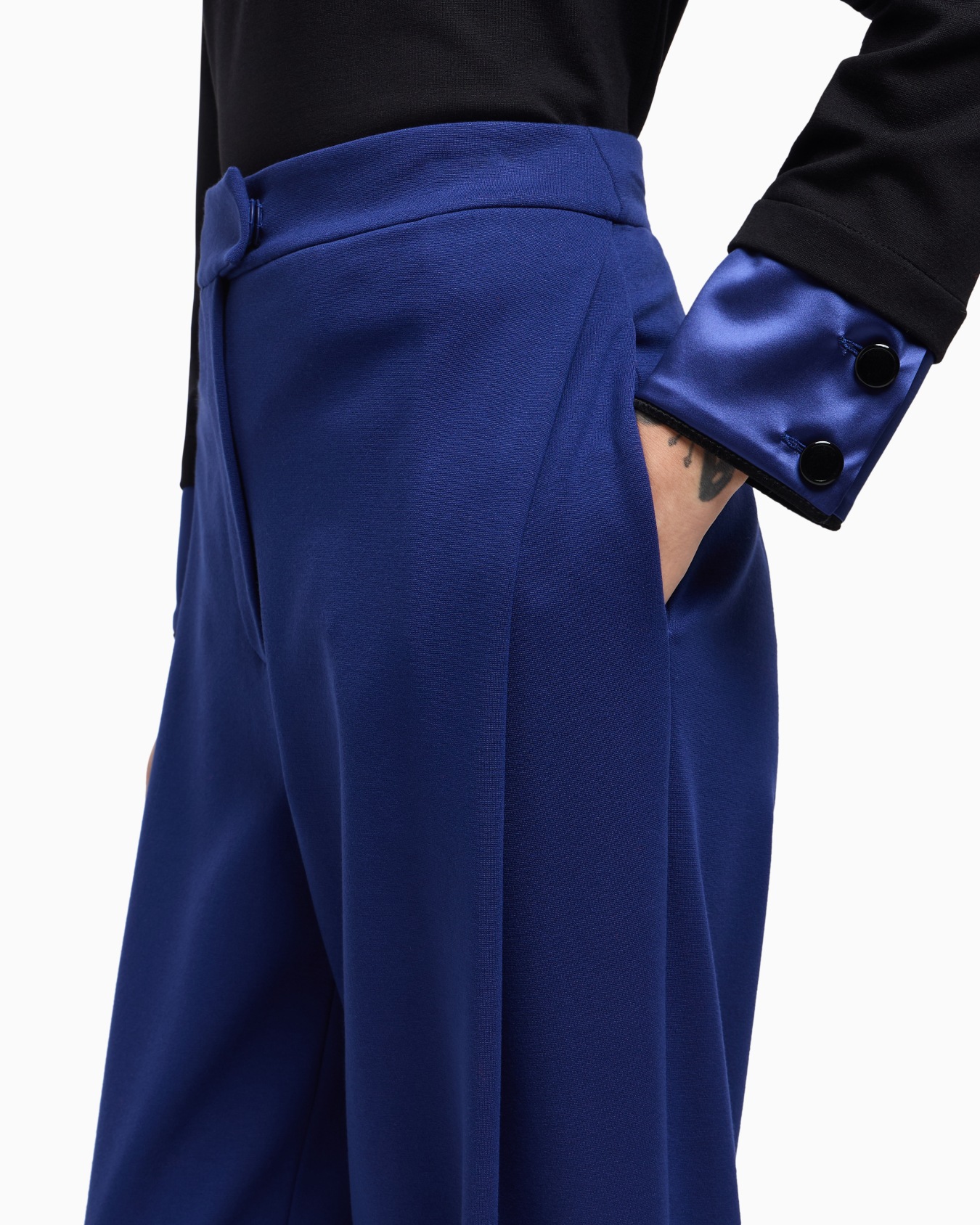 Pantalones de punto milano elástico con pliegue  Diapositiva 4