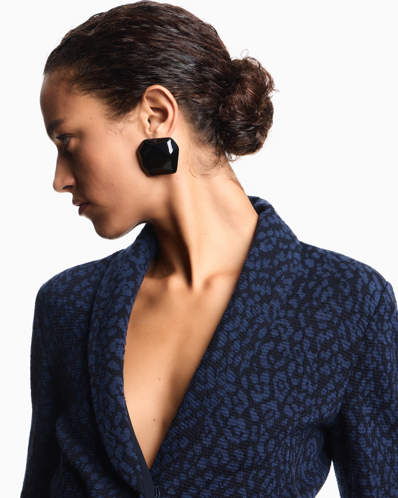 Wool knit jacket with dappled floral motif Slide 4