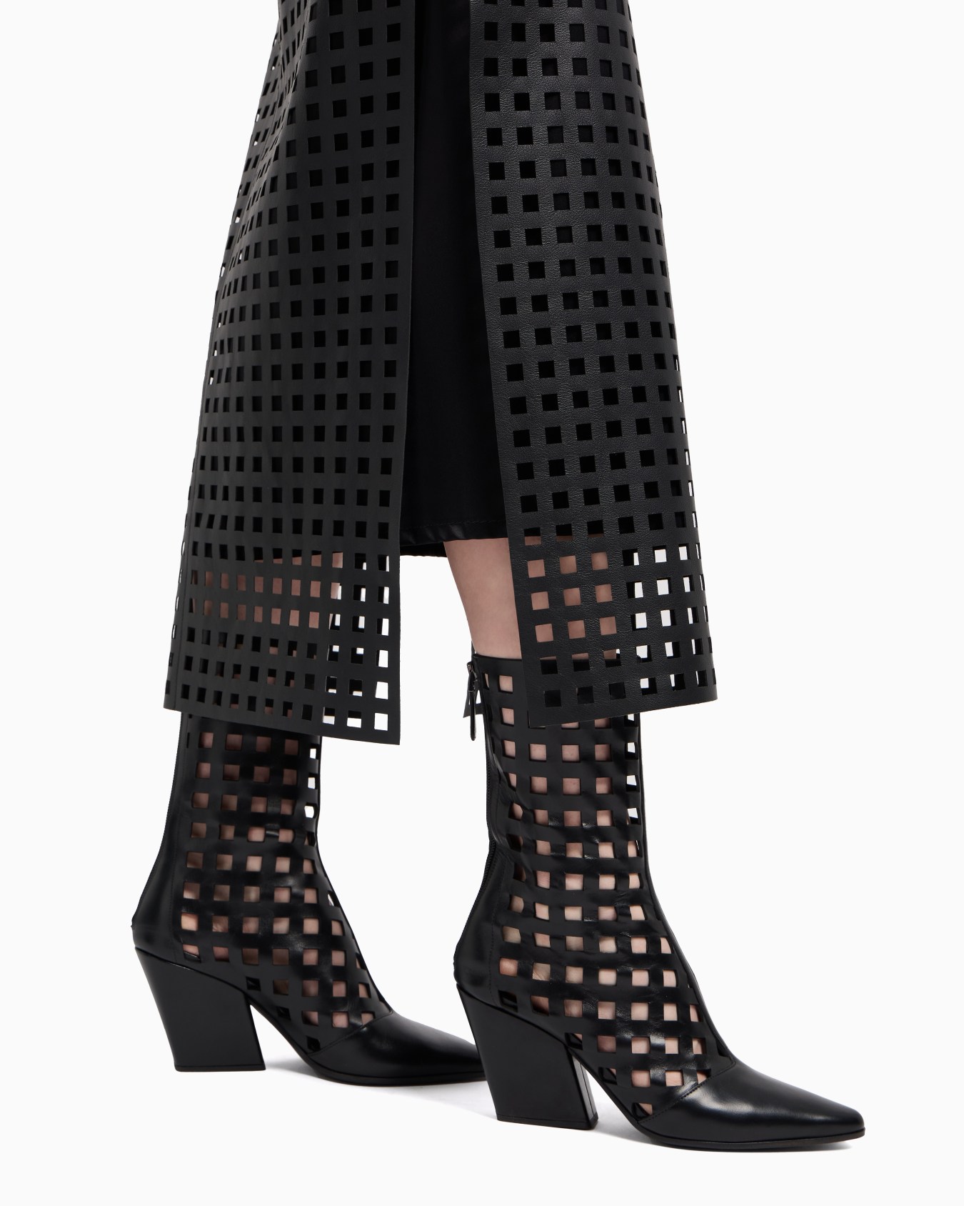 Gonna longuette in nappa vegetale con traforo laser cut Capsule Polygon Slide 4
