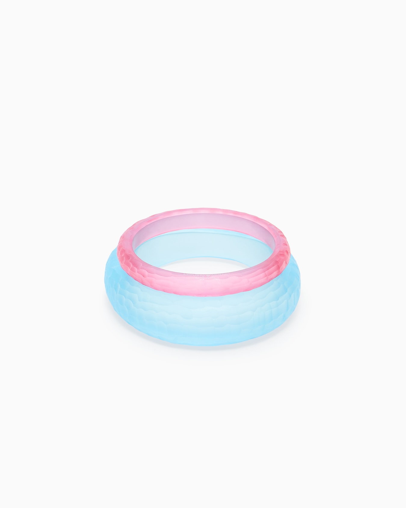 Set of 2 knurled bangles Slide 0