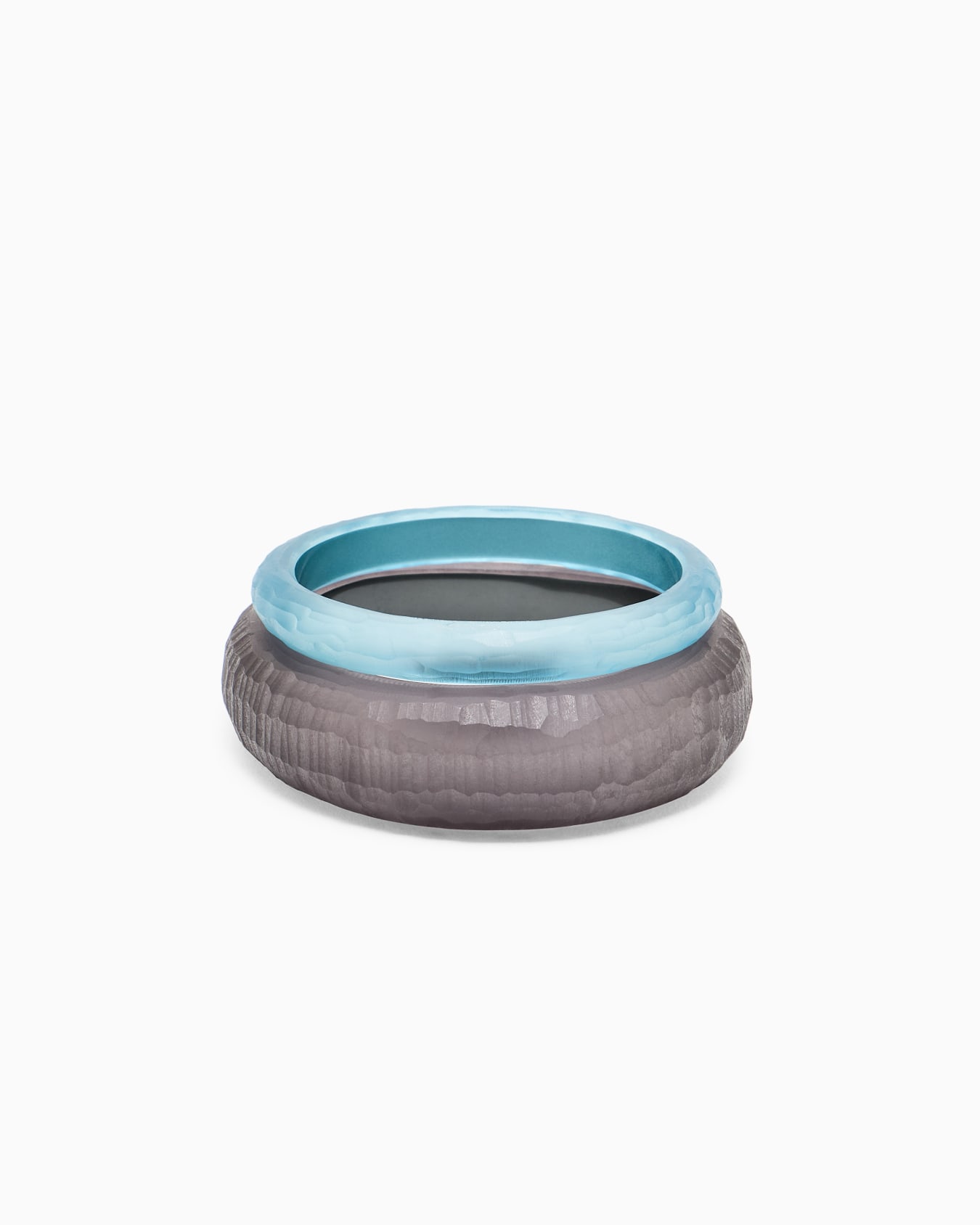 Set of 2 knurled bangles Slide 0
