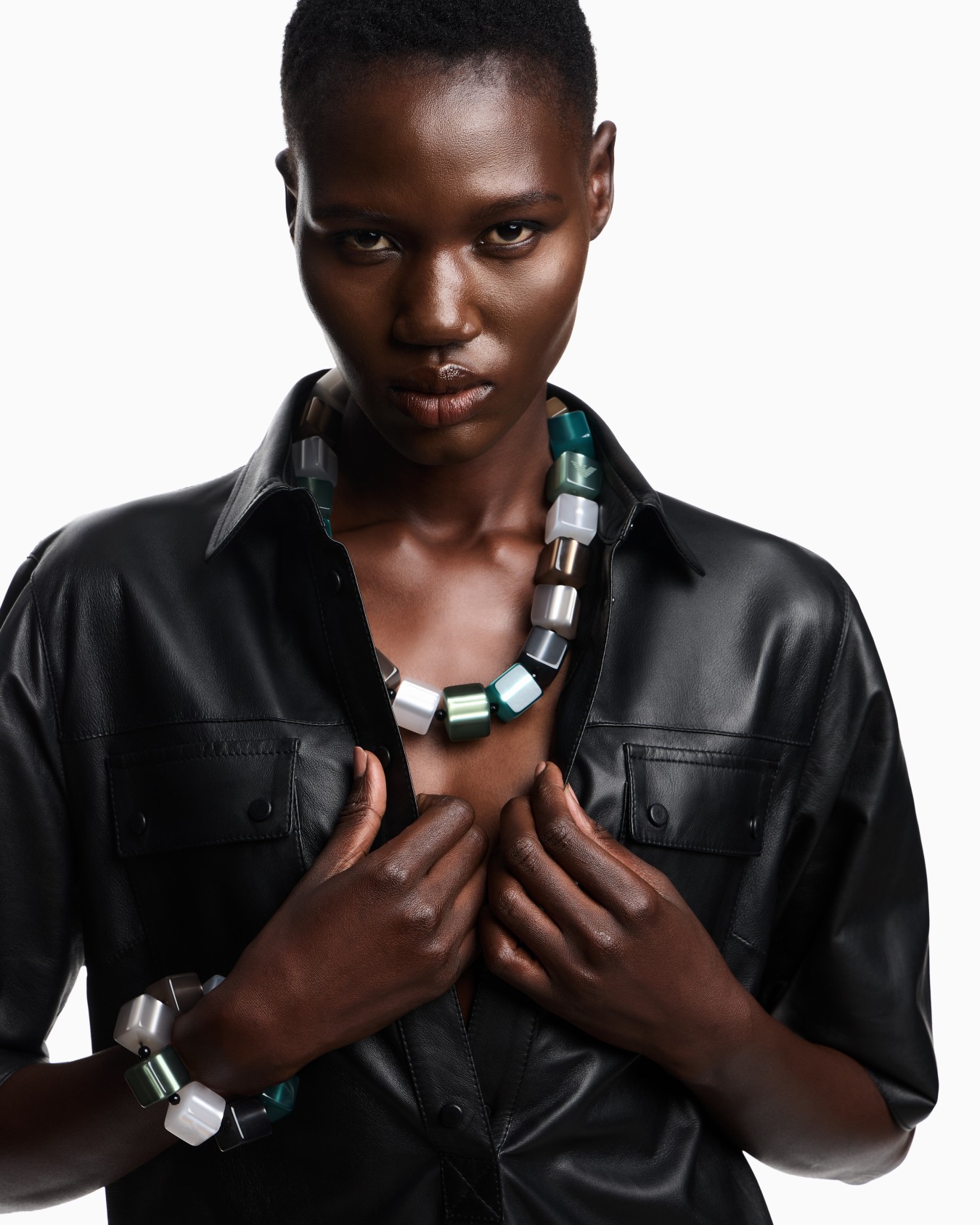 Collier avec cubes et micro-boules Diapositive 2