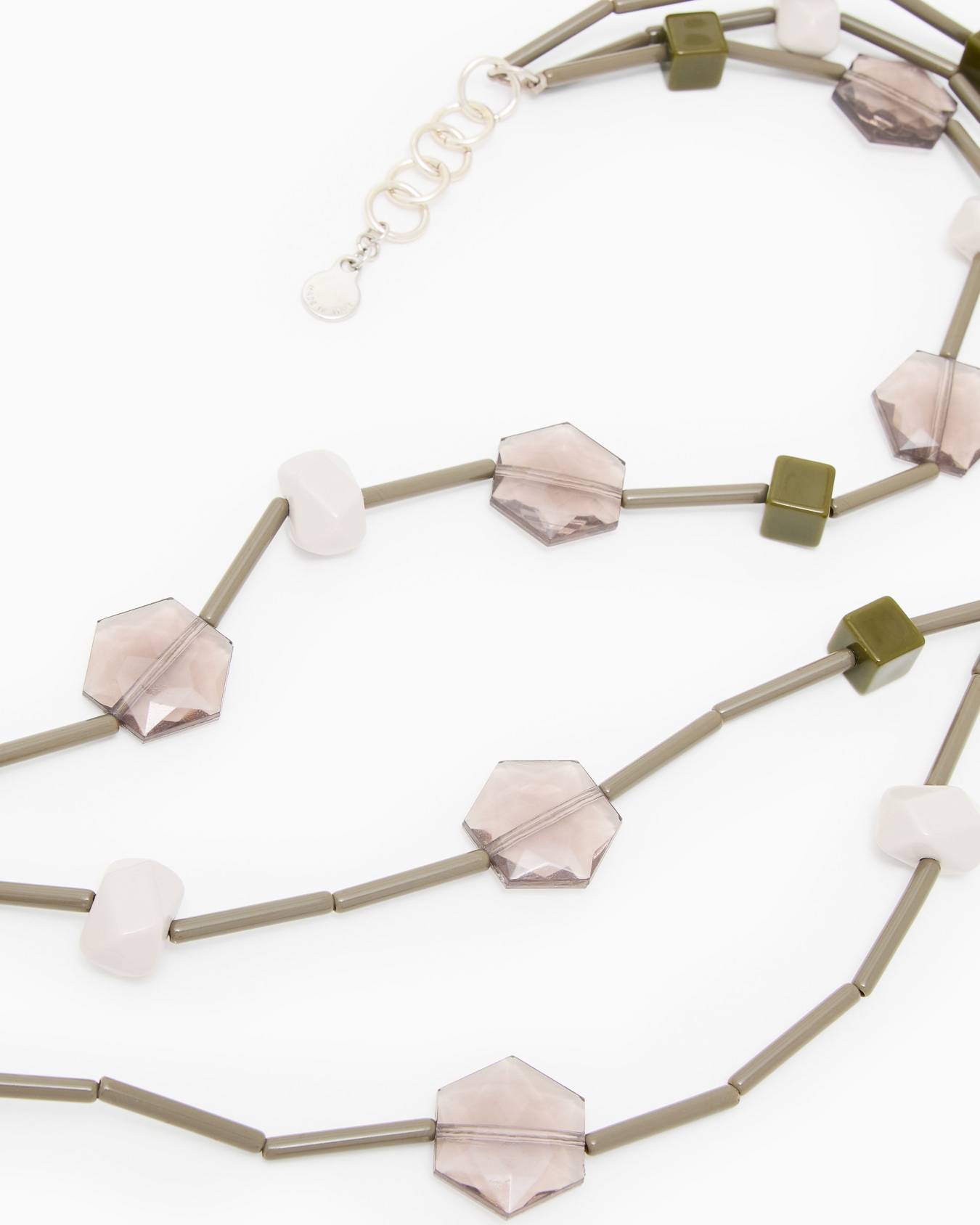 Collier multibrins avec éléments géométriques Diapositive 1