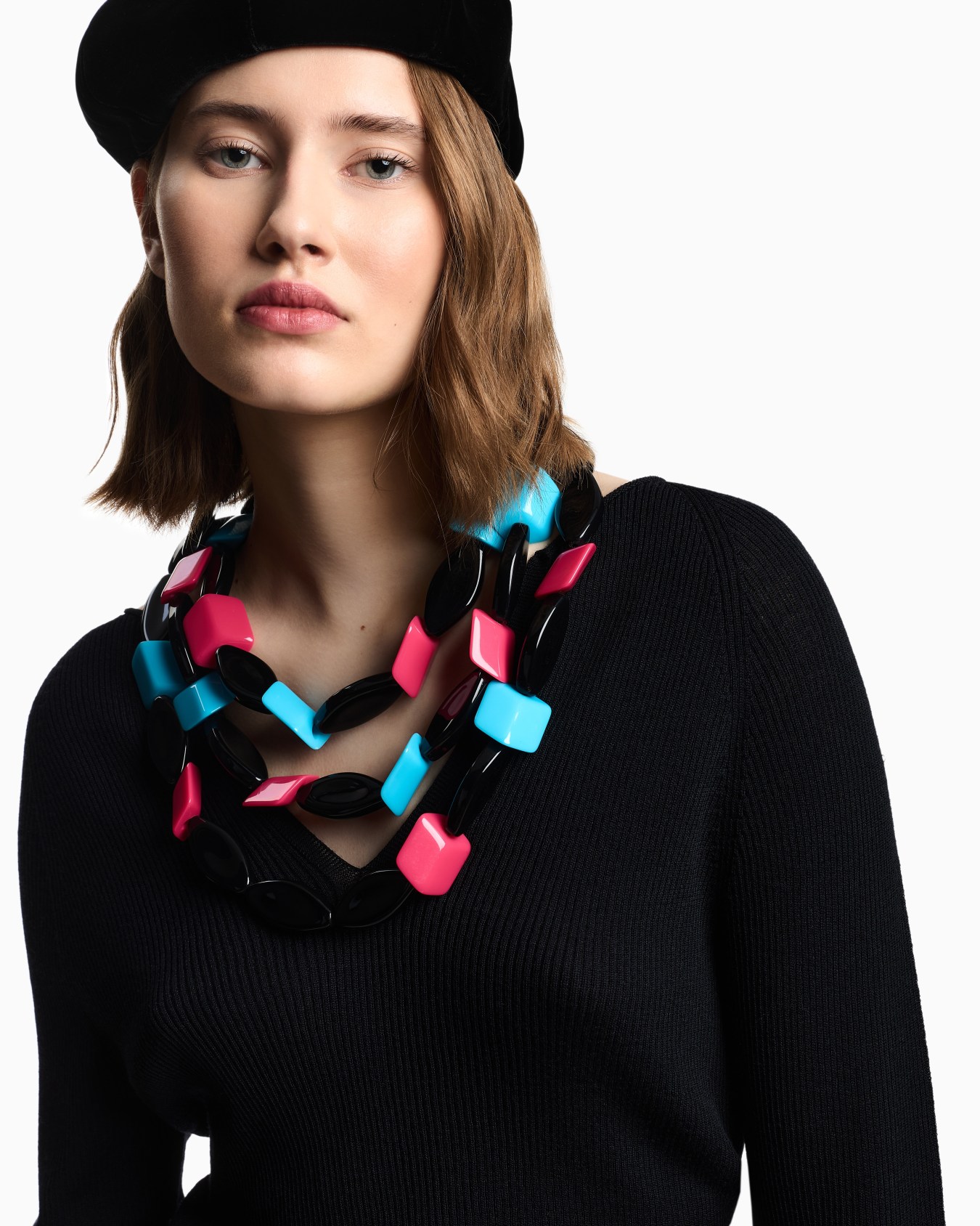 Multistrand necklace with multiform gemstones Slide 2