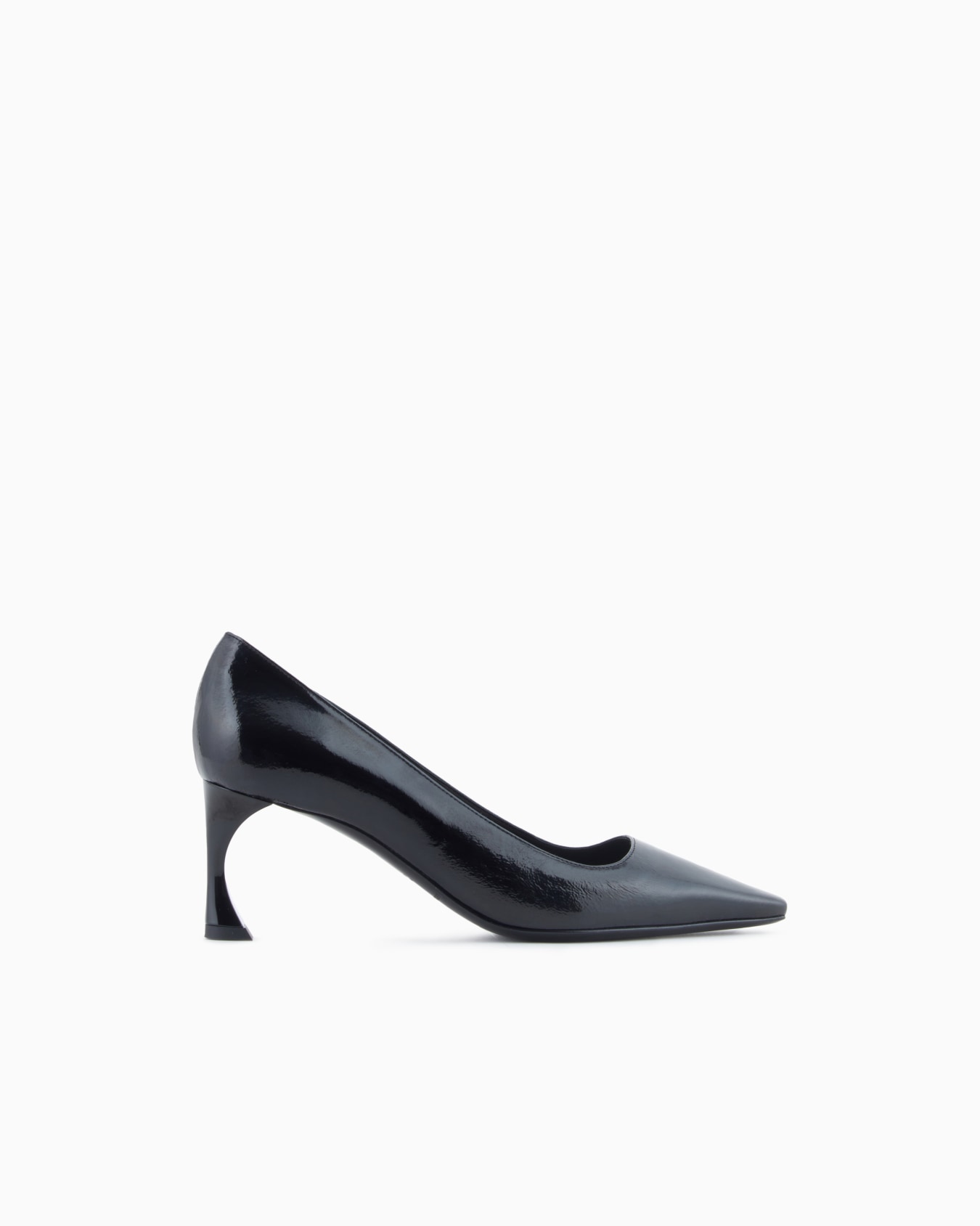 Patent leather court shoes Slide 0