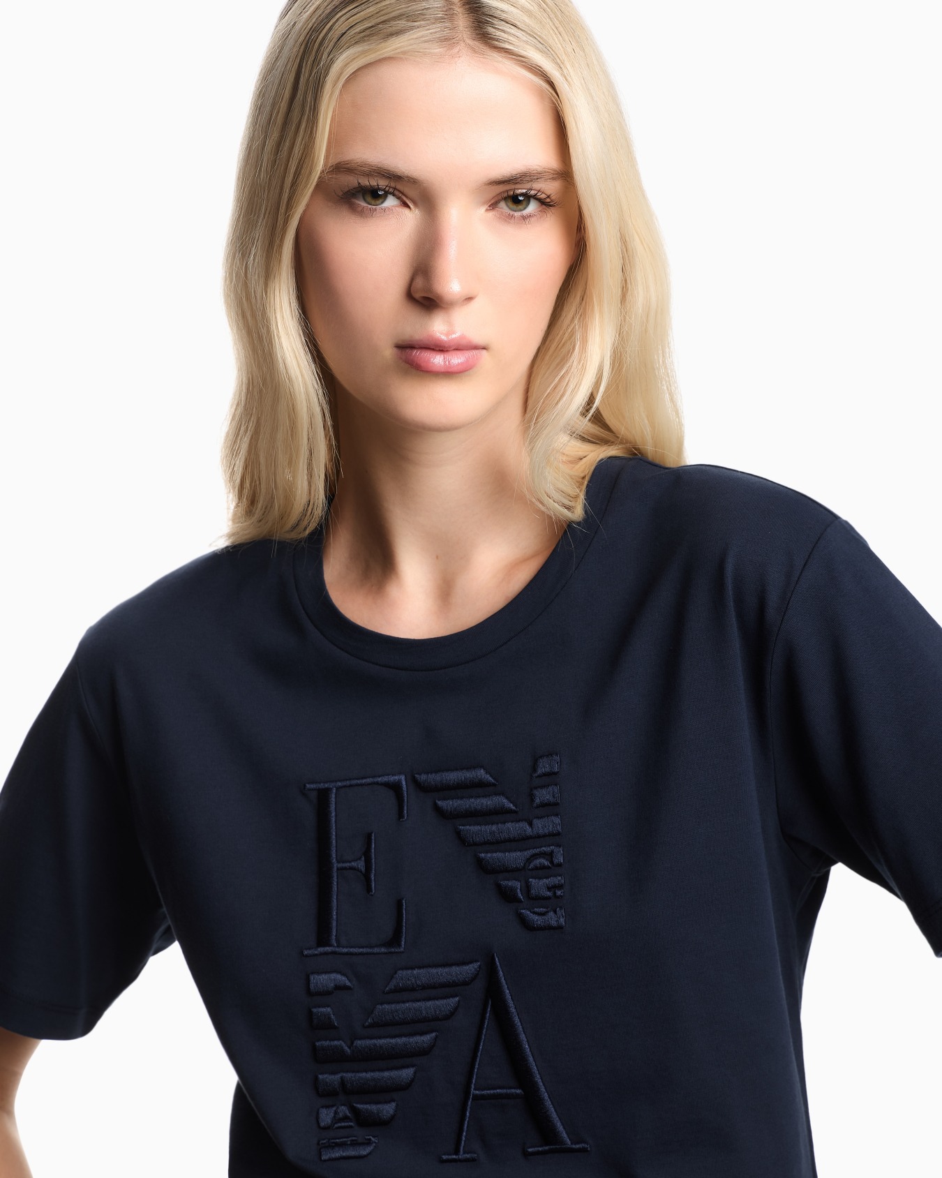 ASV Winter Urbanism capsule collection organic-jersey T-shirt with logo embroidery Slide 4