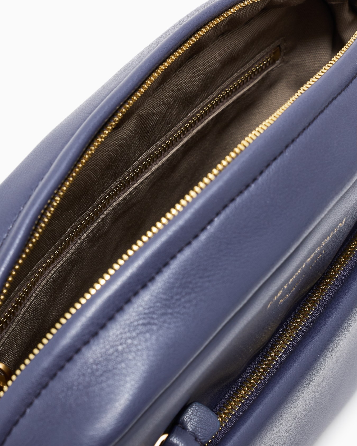 Leather camera case with shoulder strap Slide 3