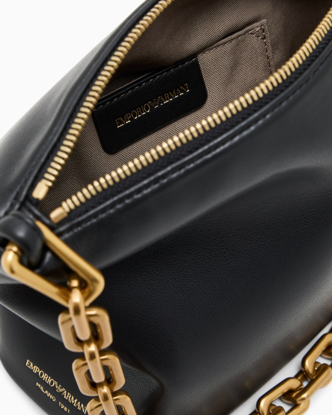 Leather small hobo bag with chain Slide 3