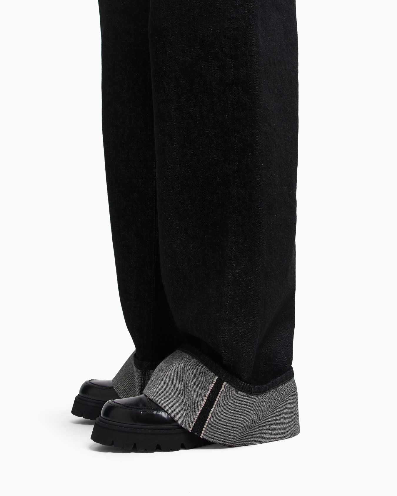 Winter Urbanism capsule collection J8G relaxed-fit denim jeans Slide 5