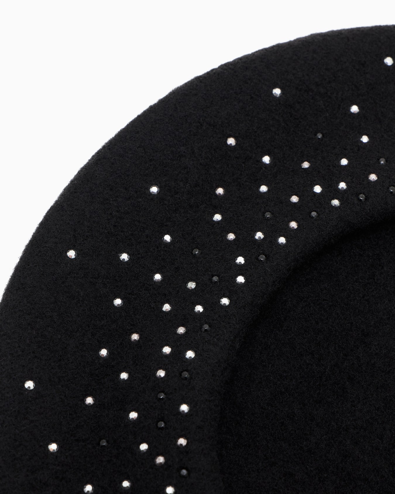 Wool beret with a micro-stud logo Slide 2
