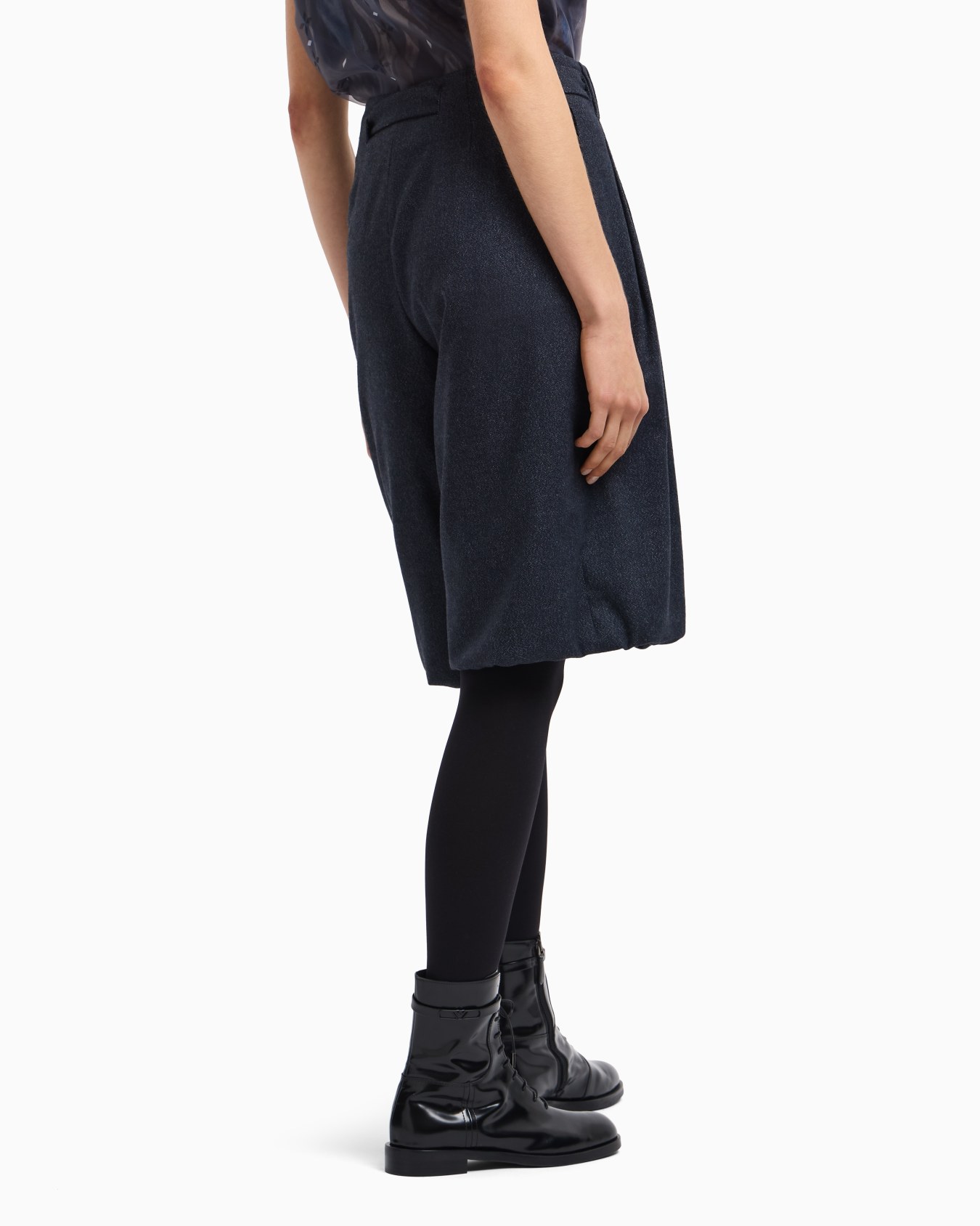 Bermuda shorts with darts and belt in mouliné flannel Slide 2