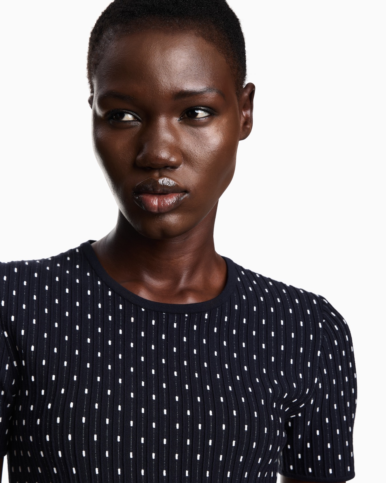 Robe courte en maille unie de viscose jacquard à pois Diapositive 3