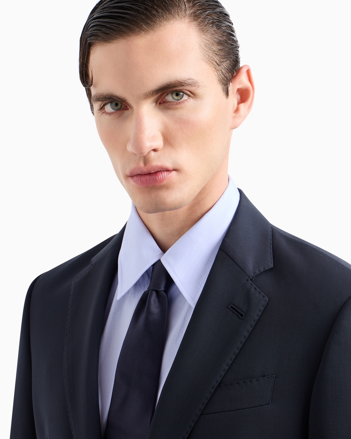 Single-breasted Soft line suit in virgin wool Slide 4