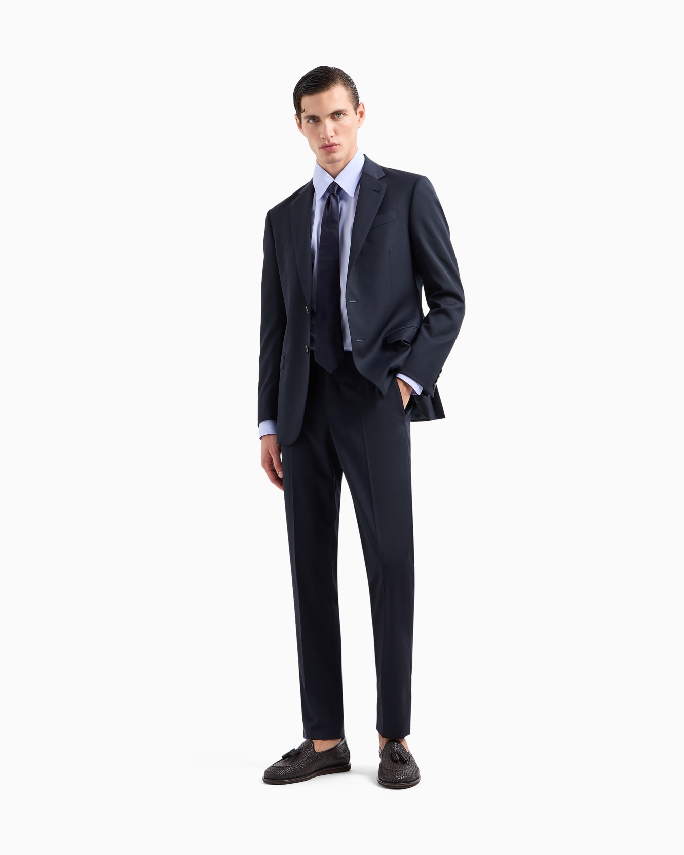 Single-breasted Soft line suit in virgin wool Slide 1
