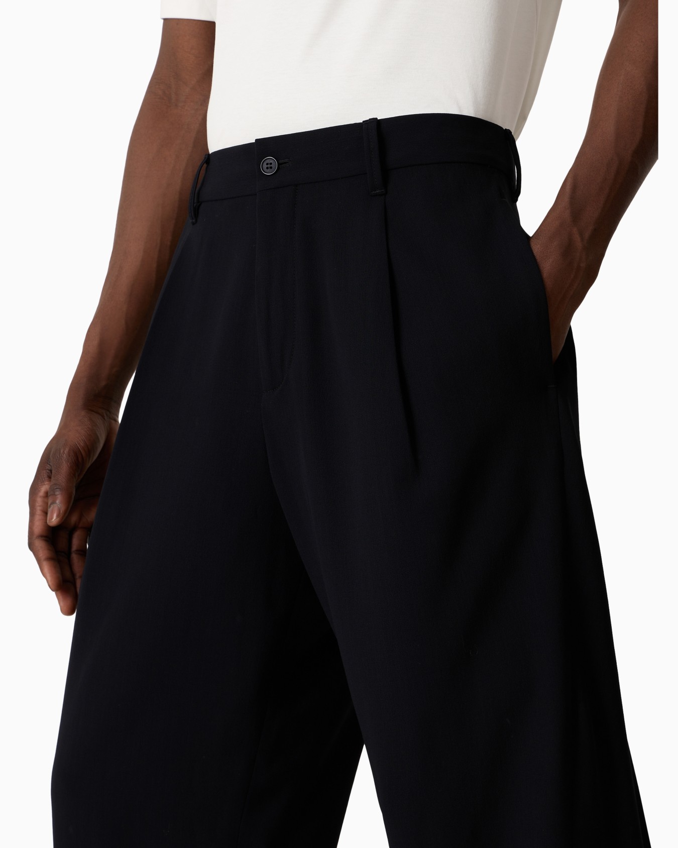 Single-pleat virgin wool trousers Slide 5