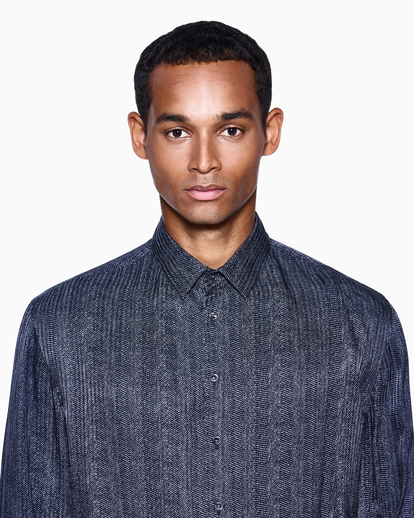 Chemise coupe classique en viscose et soie imprimée Diapositive 4