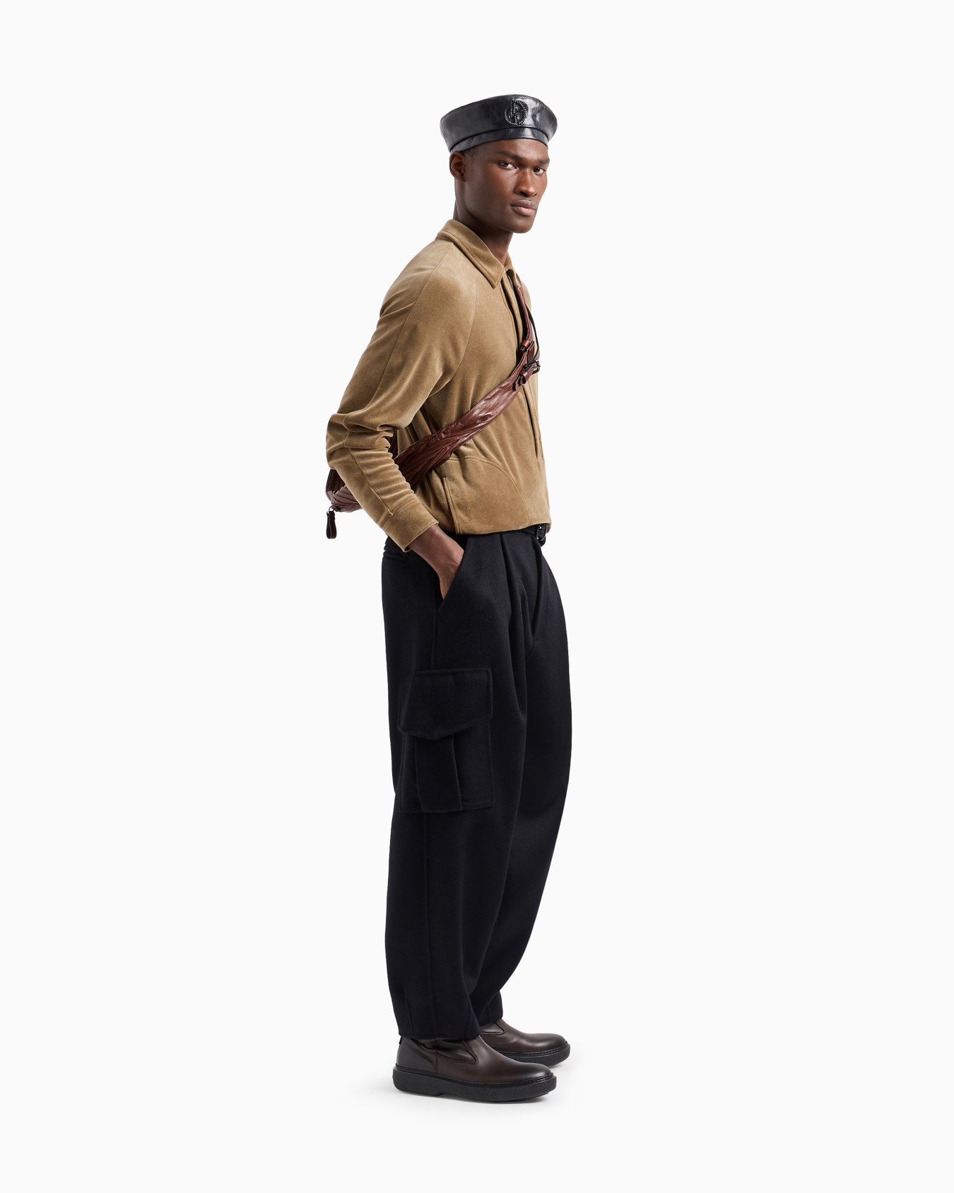 One-pleat cargo trousers in double cashmere cloth Slide 2
