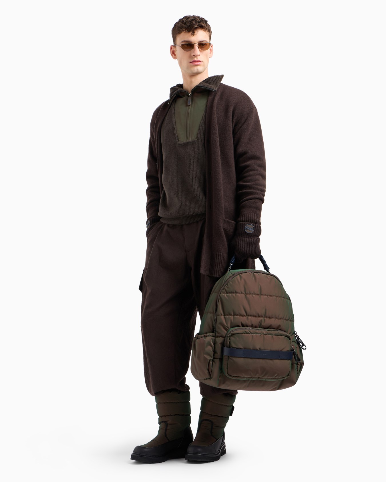 Single-pleat, crinkle wool flannel cargo trousers Slide 3