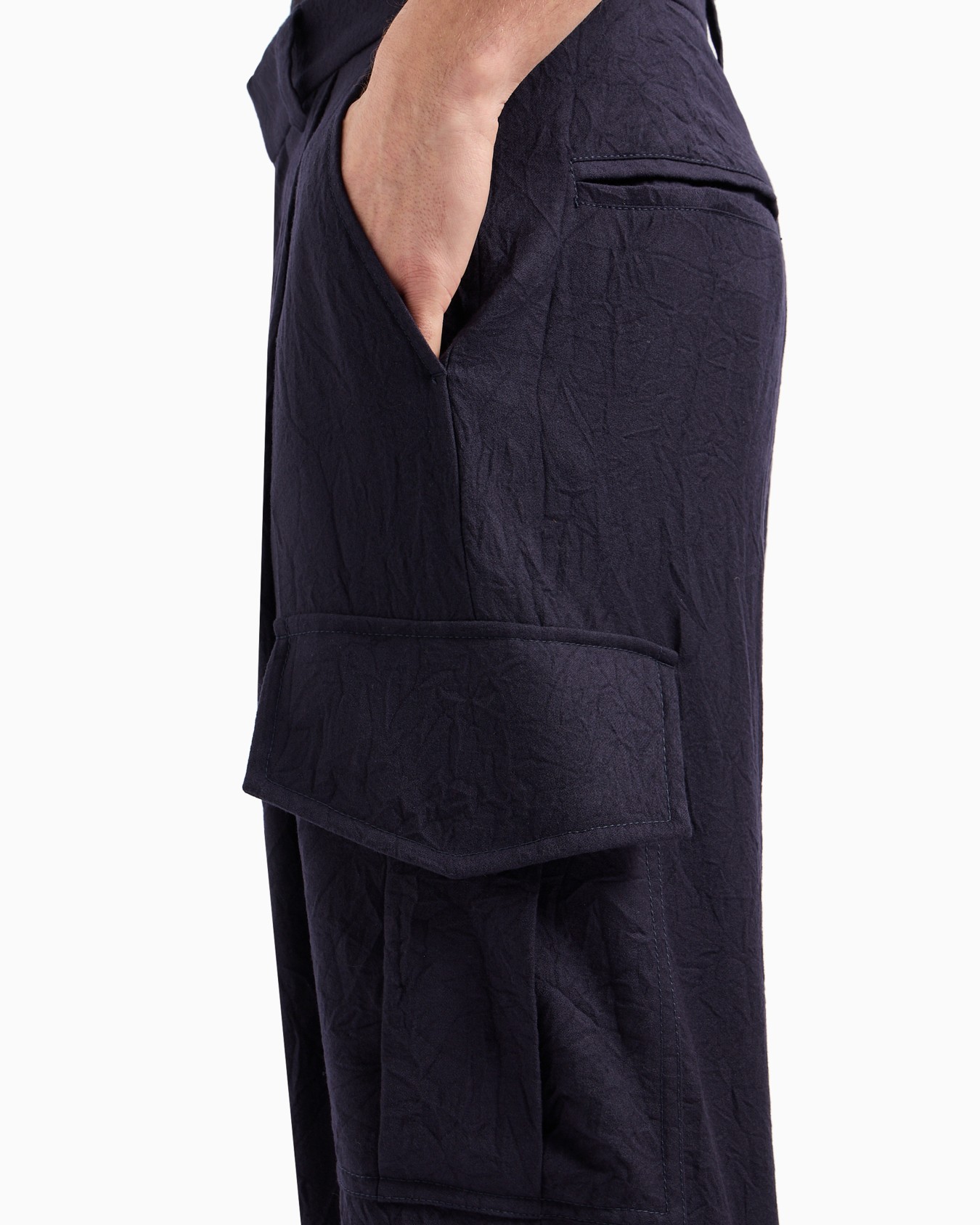 Pantalon cargo à une pince en flanelle de laine effet froissé Diapositive 5
