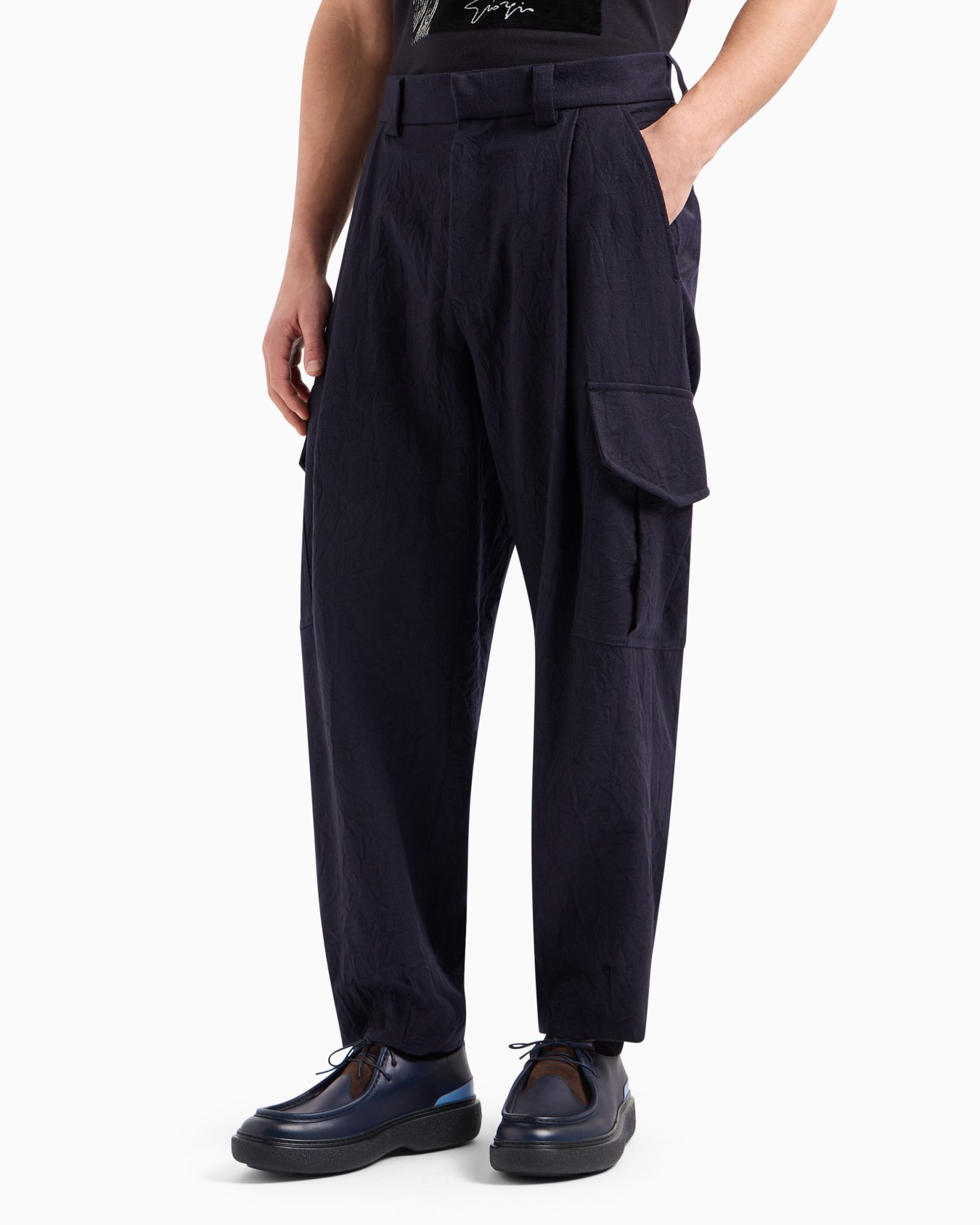 Pantalon cargo à une pince en flanelle de laine effet froissé Diapositive 2