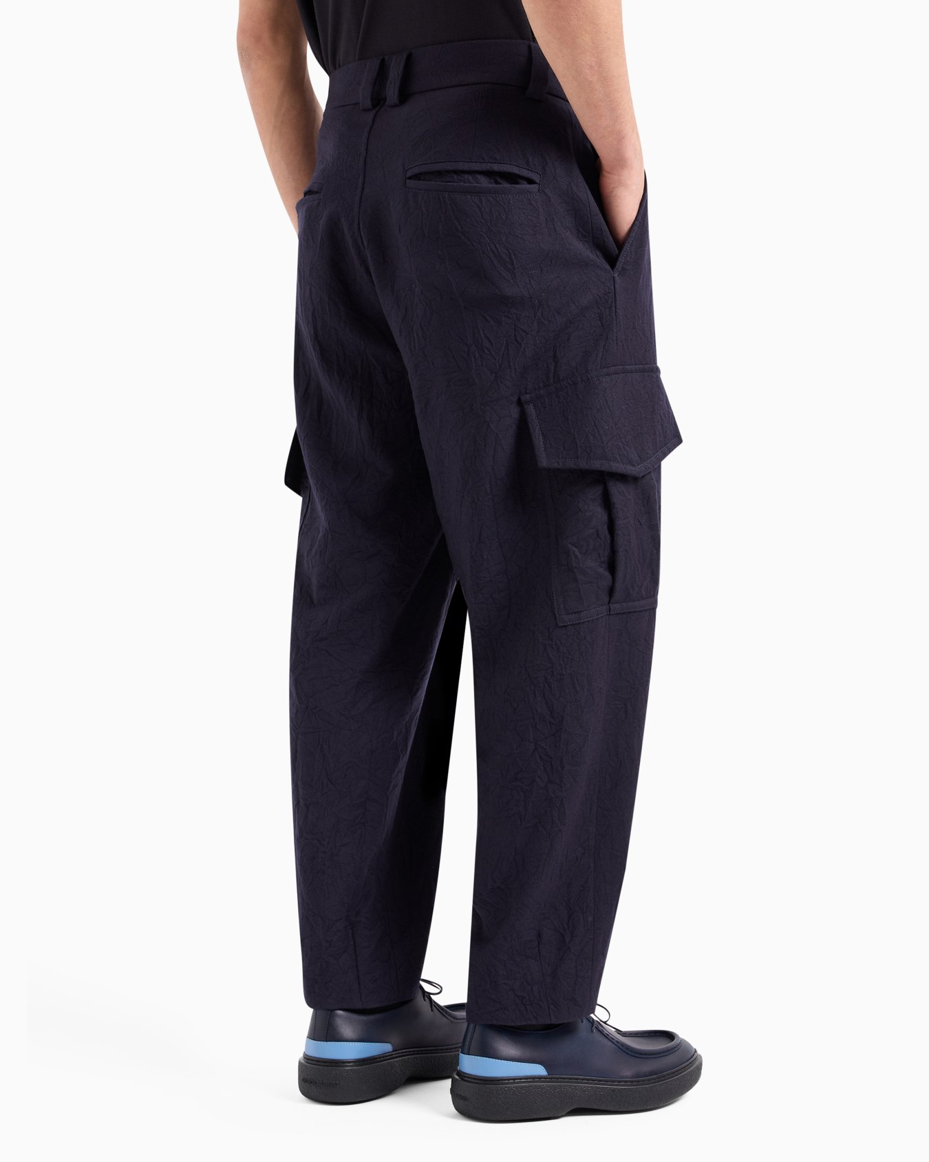 Pantalon cargo à une pince en flanelle de laine effet froissé Diapositive 3