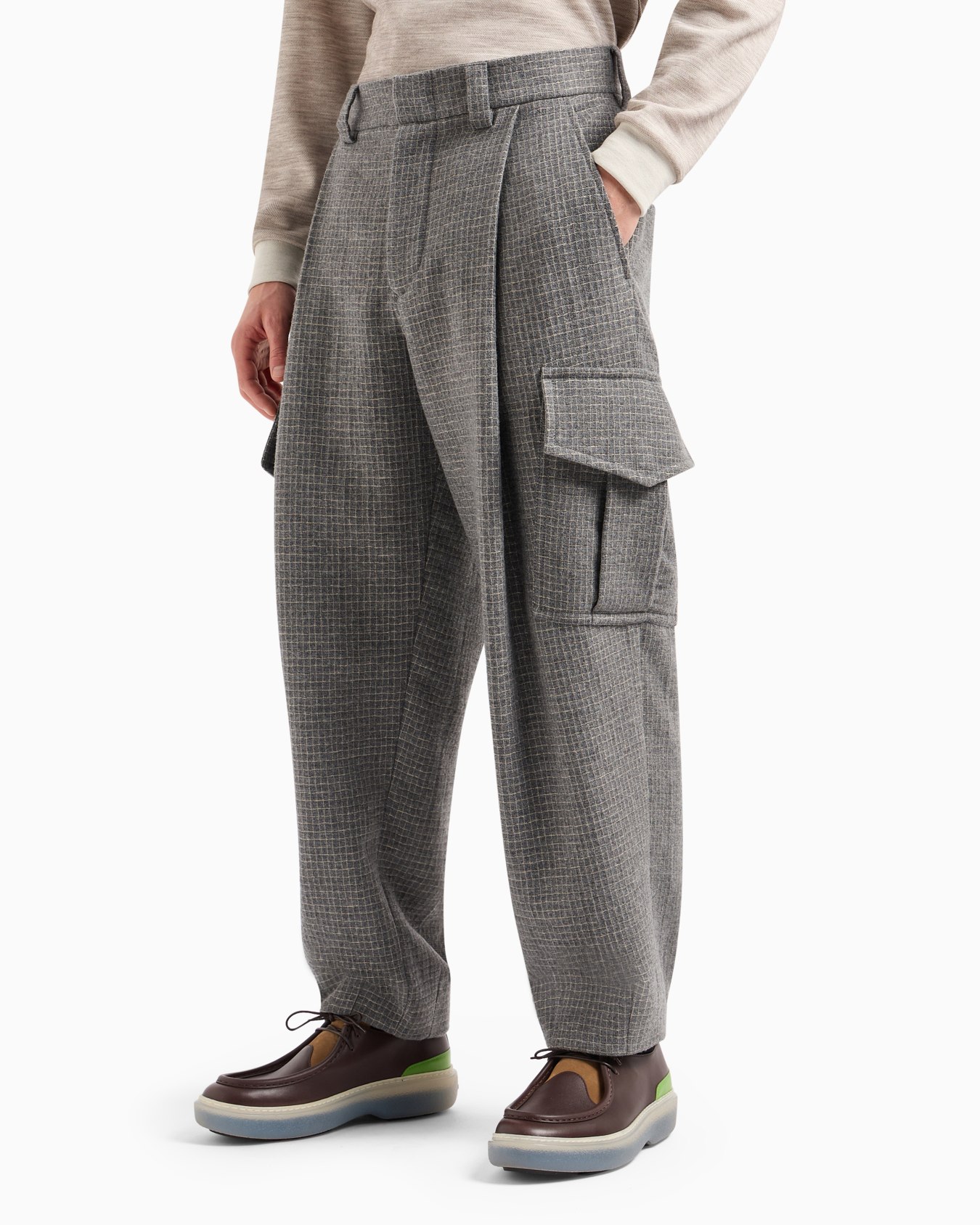 Pantalon cargo à pince simple en laine mélangée et fil métallisé Diapositive 2