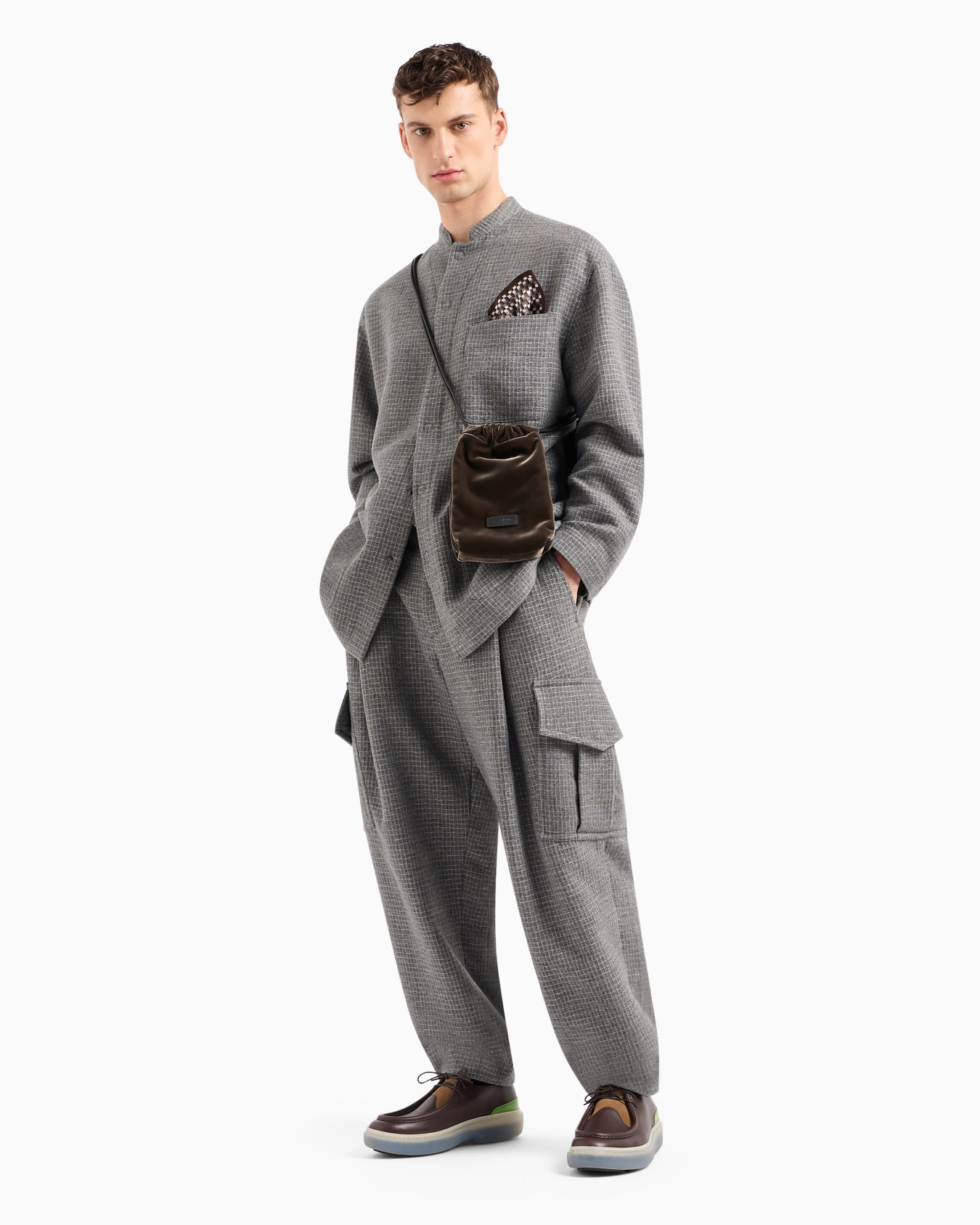 Pantalon cargo à pince simple en laine mélangée et fil métallisé Diapositive 4