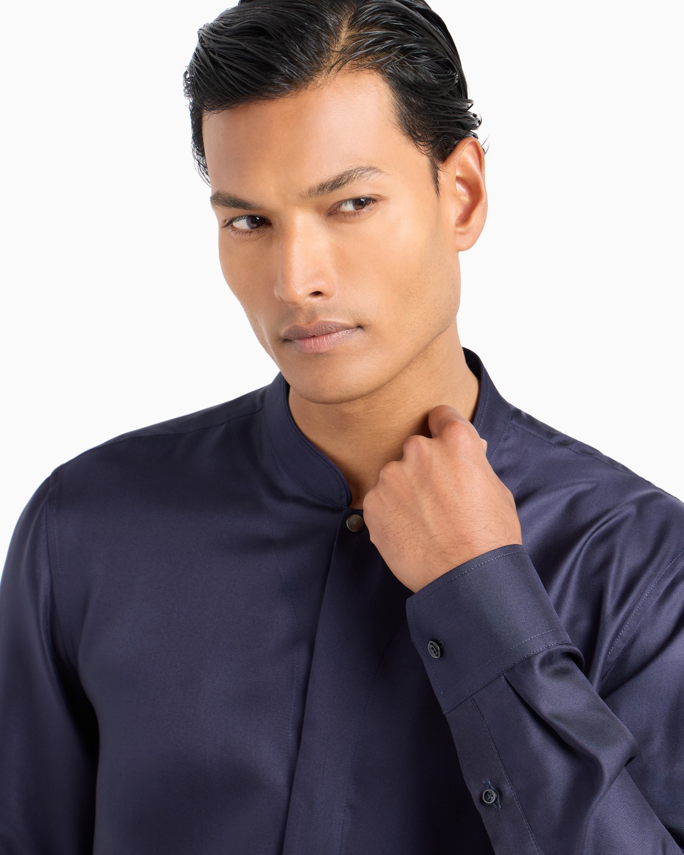 Regular-fit shirt in silk twill Slide 4