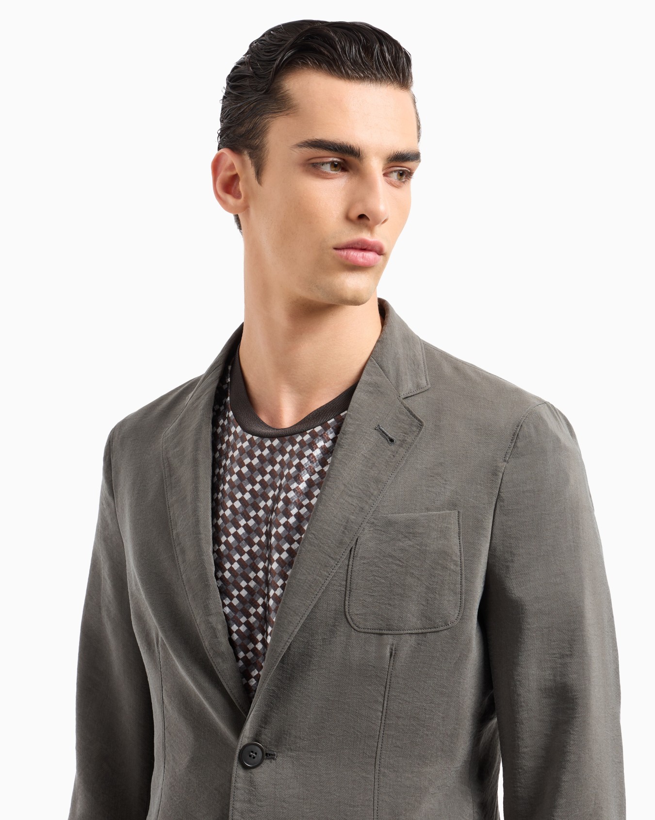 Chaqueta línea Upton de abotonadura sencilla de seda lavada Diapositiva 4