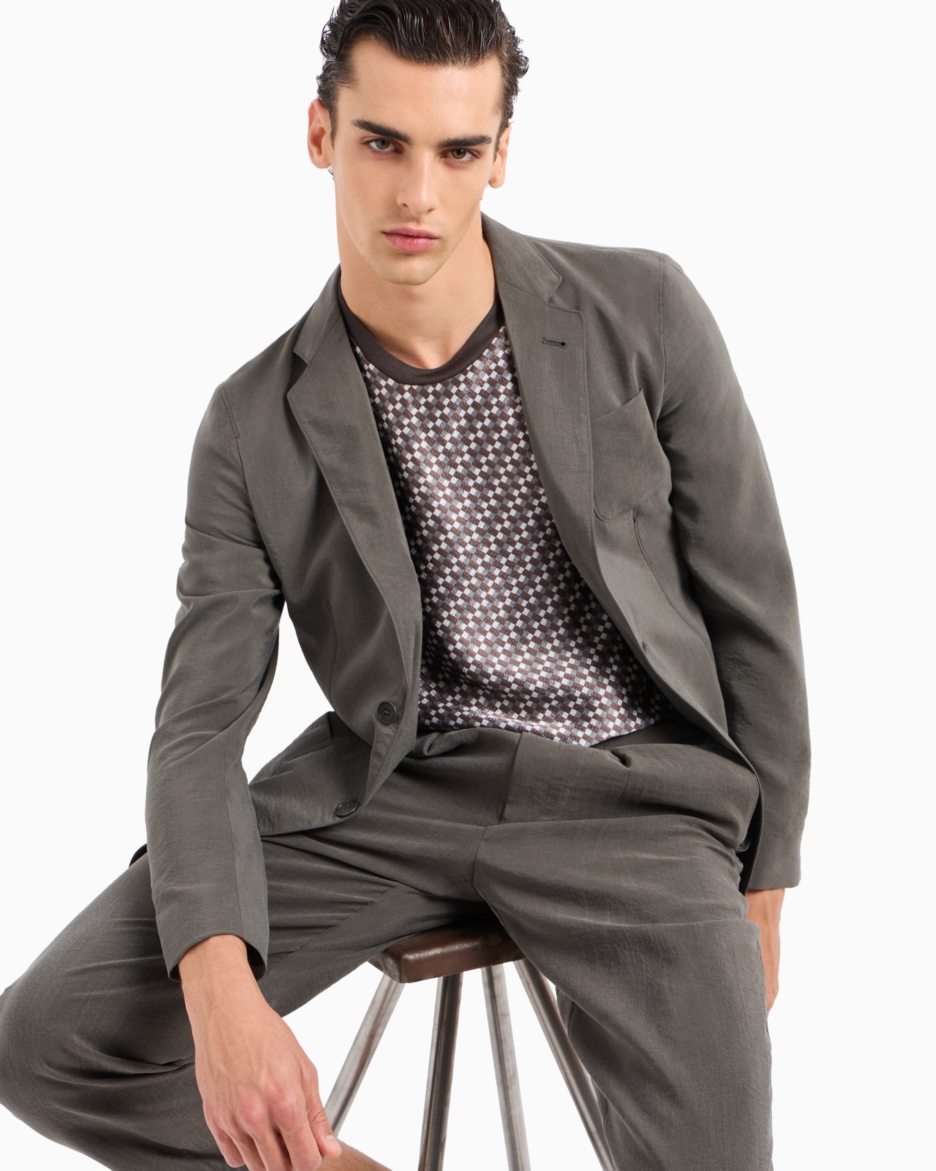 Chaqueta línea Upton de abotonadura sencilla de seda lavada Diapositiva 5