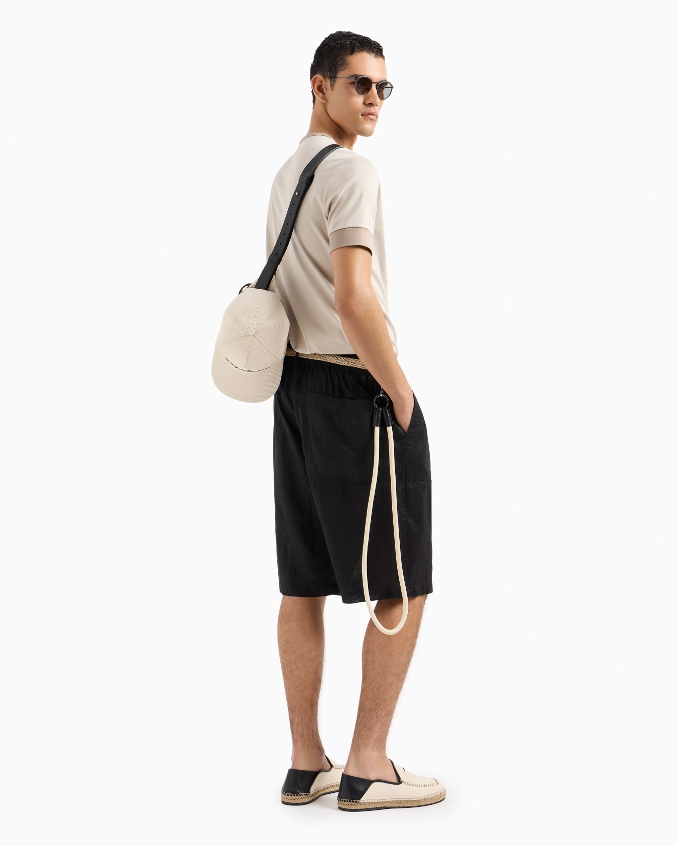 Linen canvas Bermuda shorts Slide 4