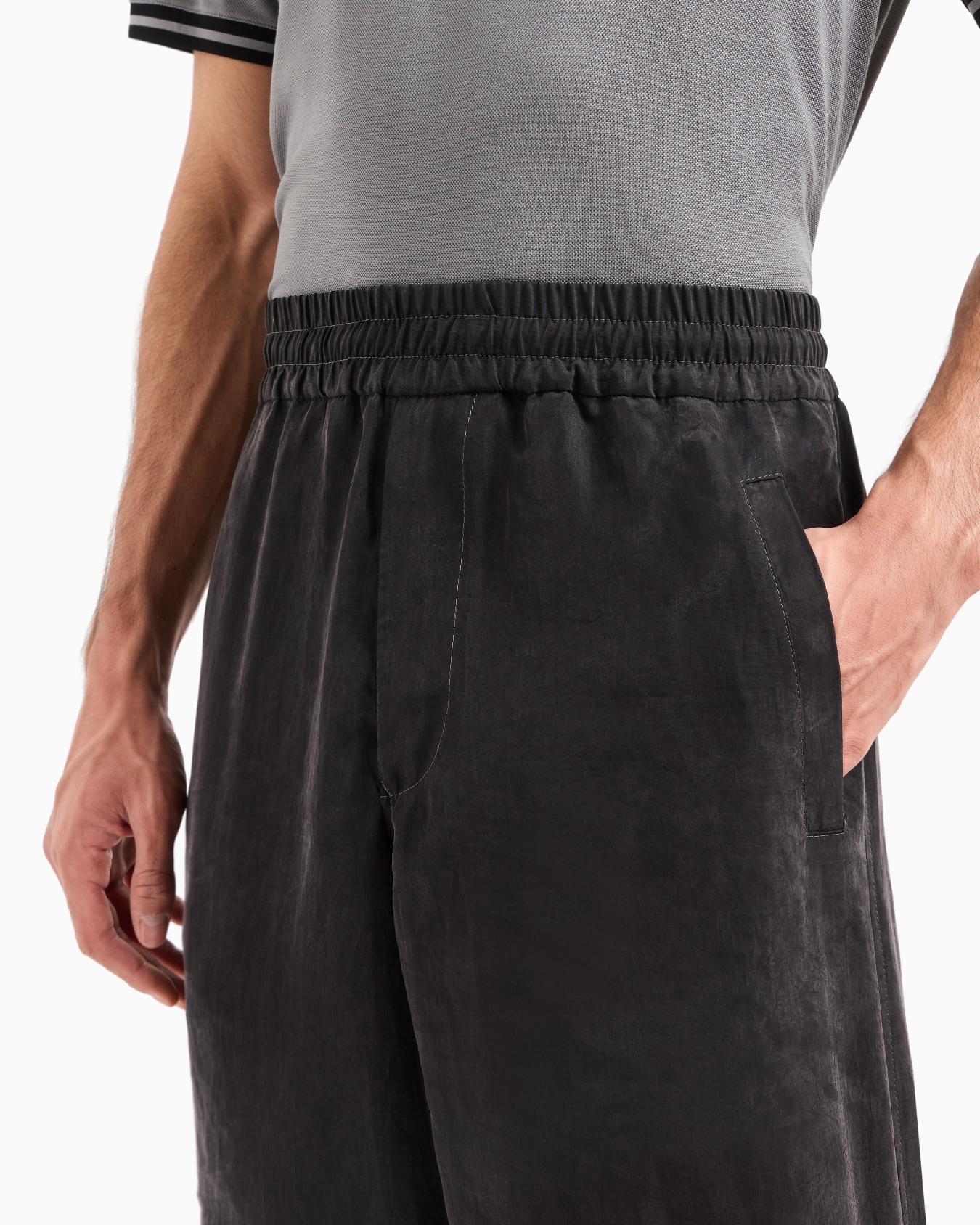 Washed Lyocell canvas bermuda shorts Slide 5