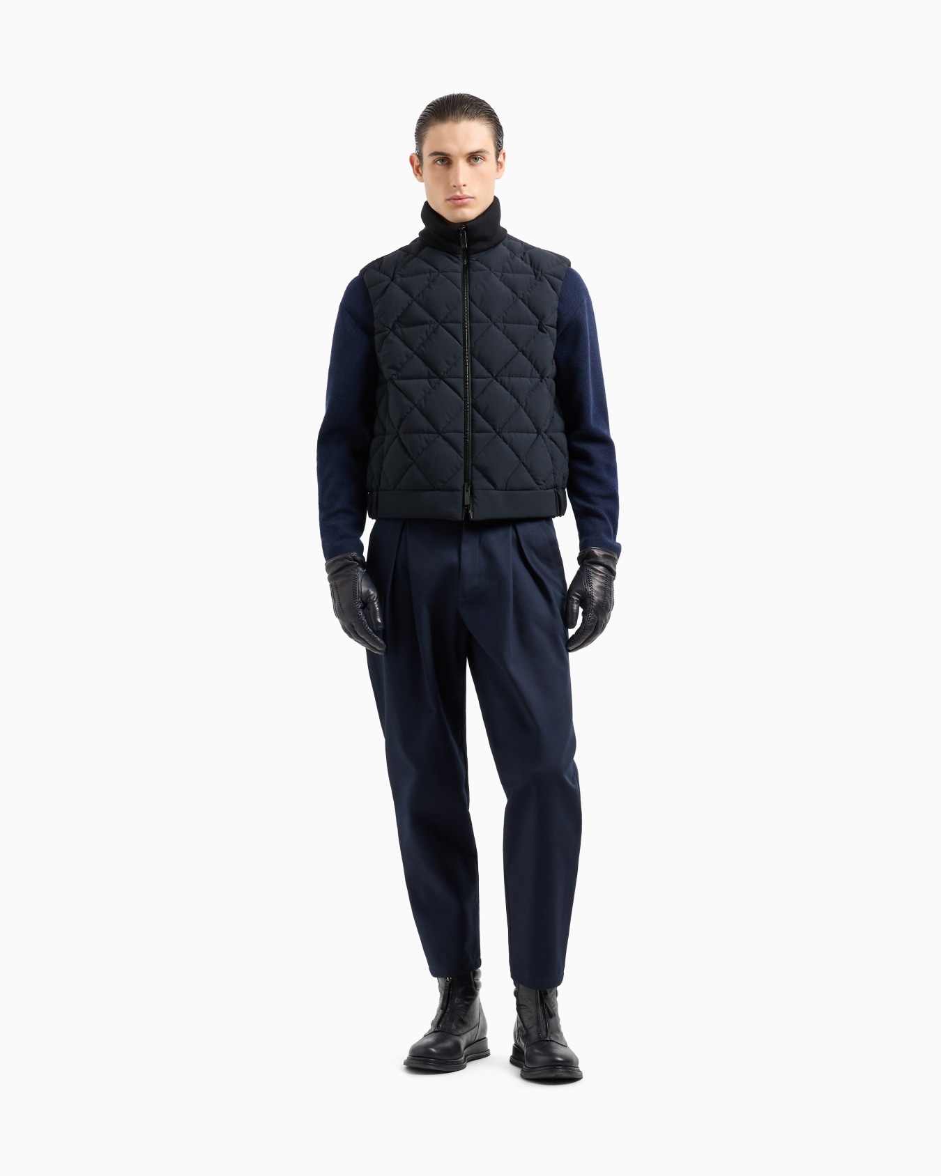 Gilet in twill tecnico imbottito in piuma Slide 1