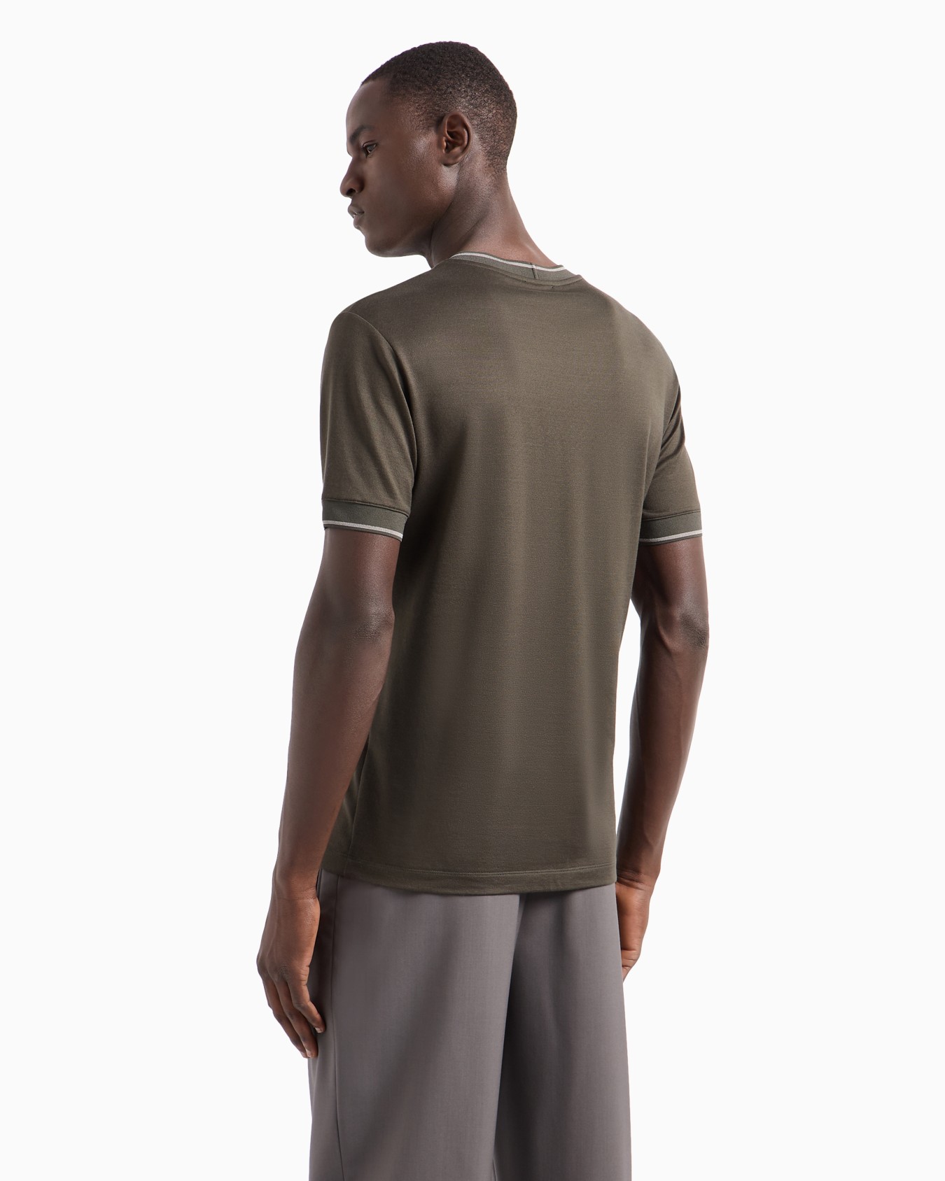 T-Shirt mit Rundhalsausschnitt aus Seidenjersey und Baumwolle Folie 2